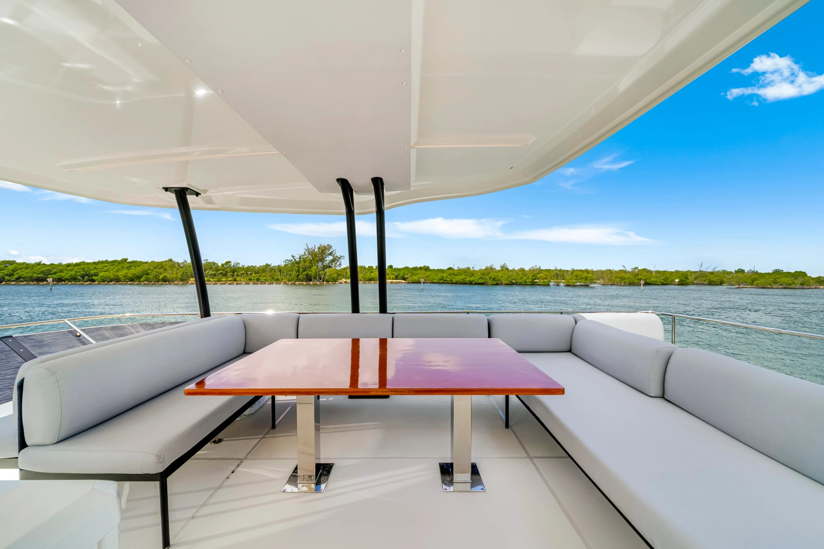 Prestige M48 Yacht For Sale