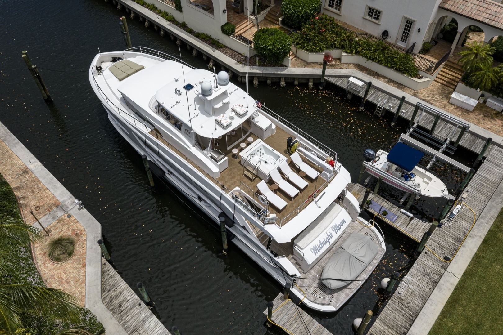 Midnight Moon 85ft Horizon Yacht For Sale