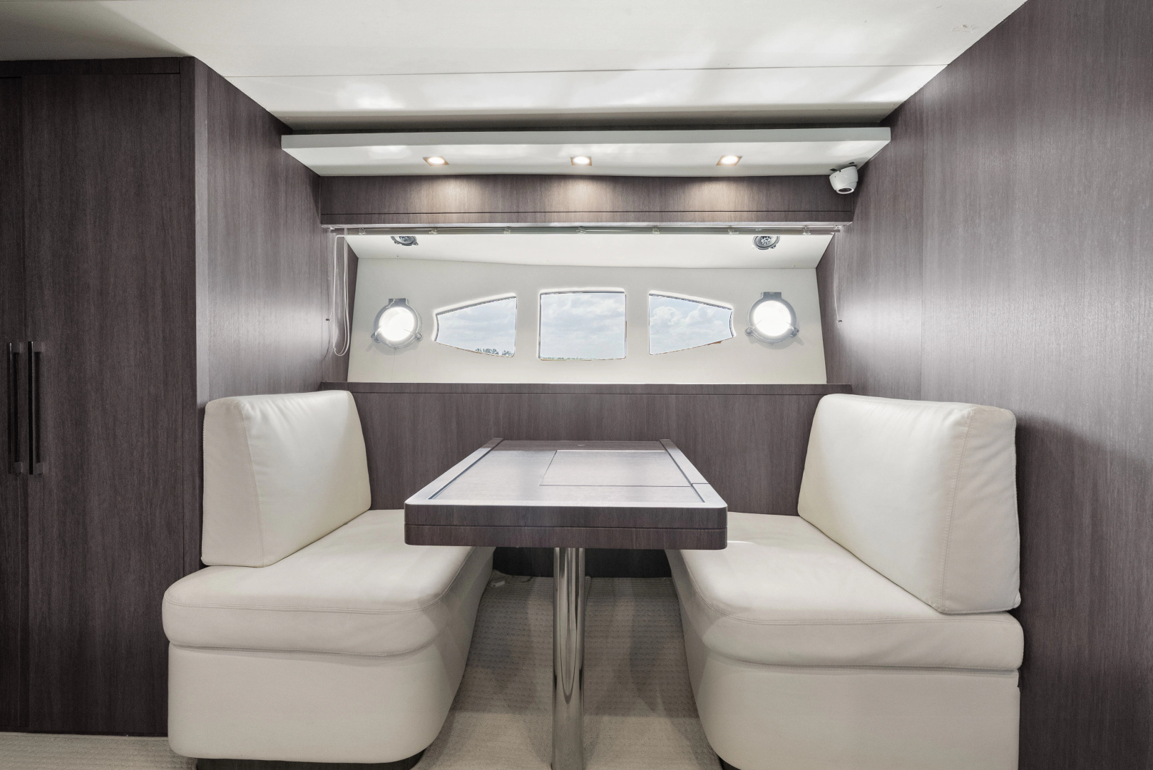 2009 Uniesse 65 Motor Yacht