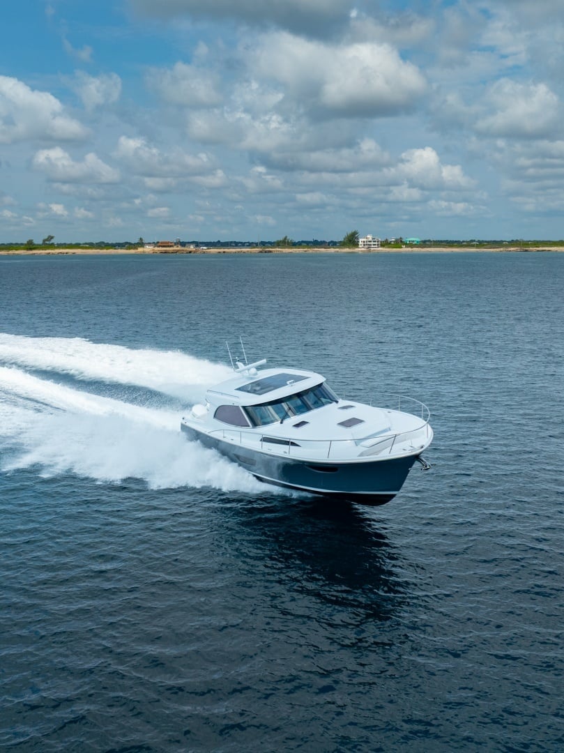 Eclipse 50 - STINGRAY GRAY - Exterior Profile