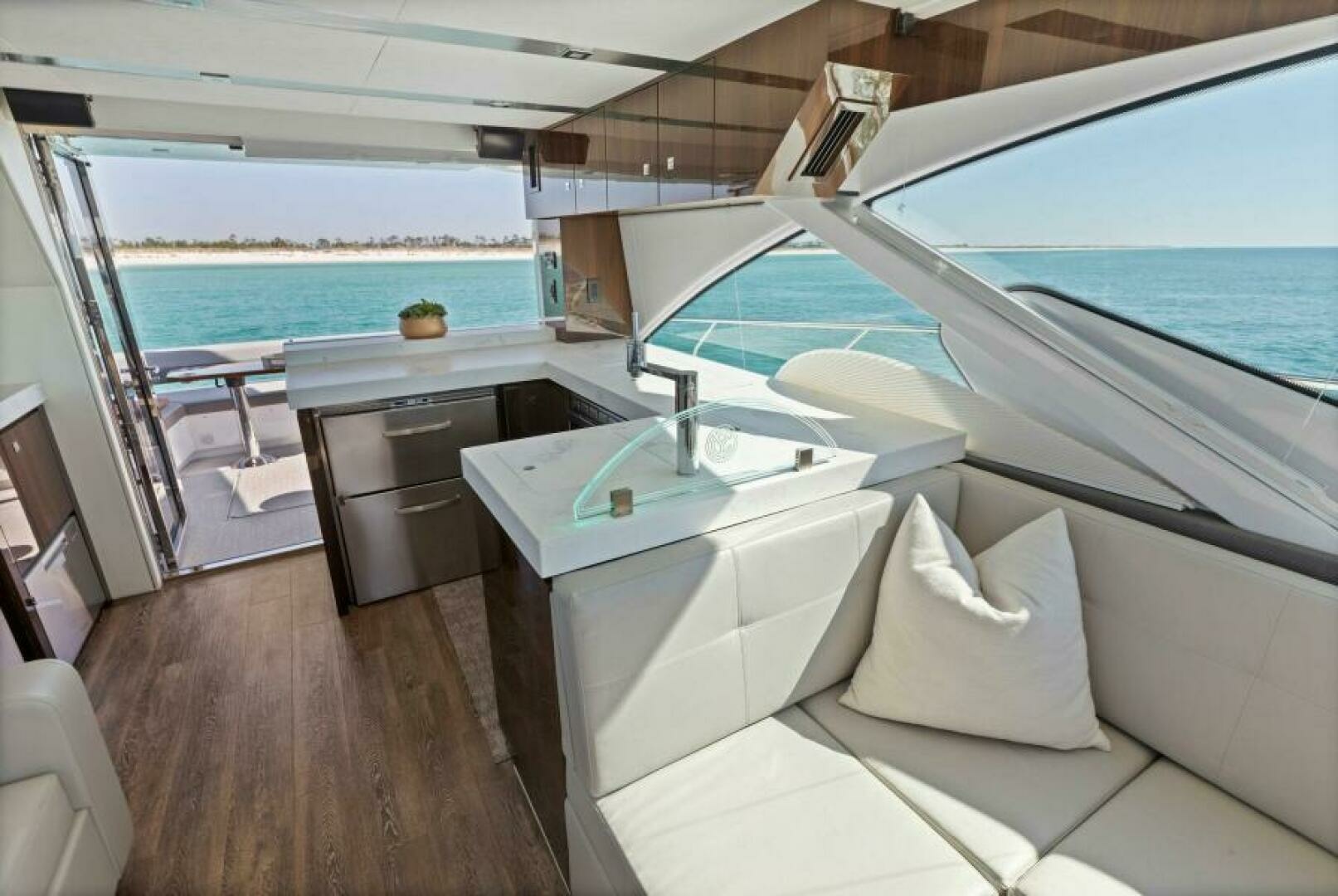 Miss Tracy Lane 60ft Cruisers Yachts Yacht For Sale Miss Tracy Lane 60ft Cruisers Yachts Yacht For Sale