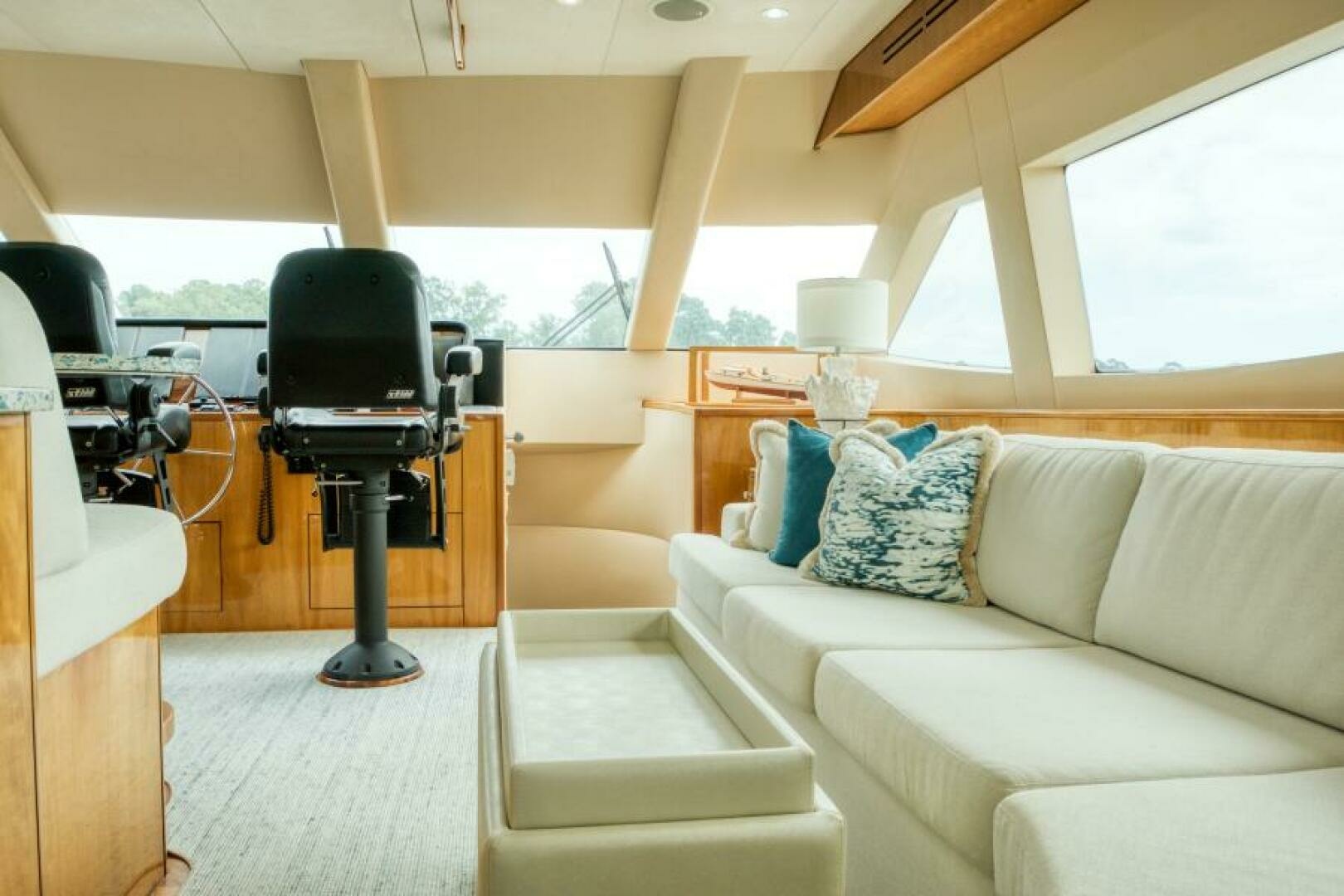 MAJESTIK 80ft Hatteras Yacht For Sale