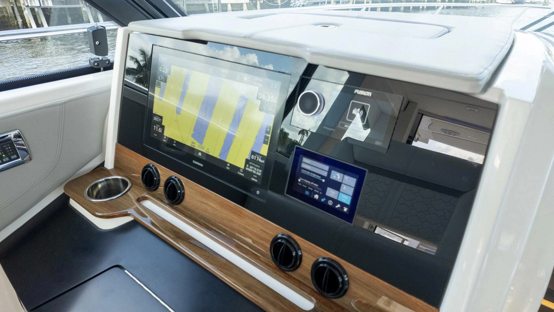 Tiara Yachts 43 LE Yacht For Sale