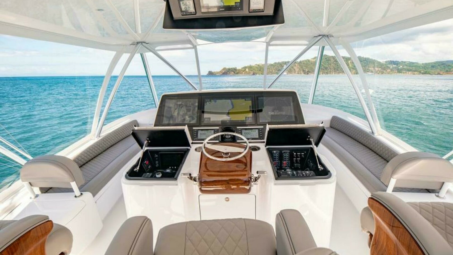 Flybridge Helm Station
