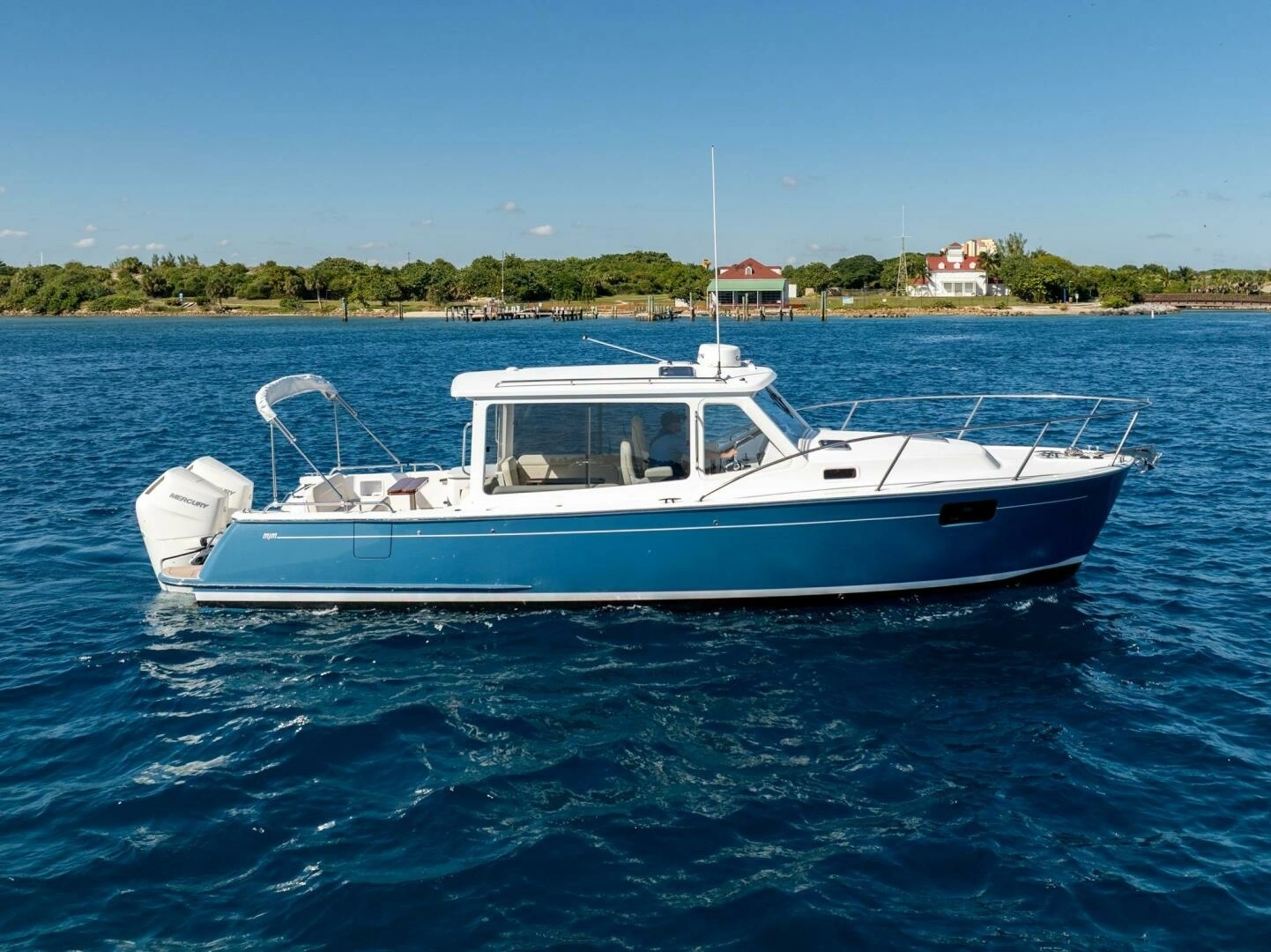 MJM 35 Yacht For Sale