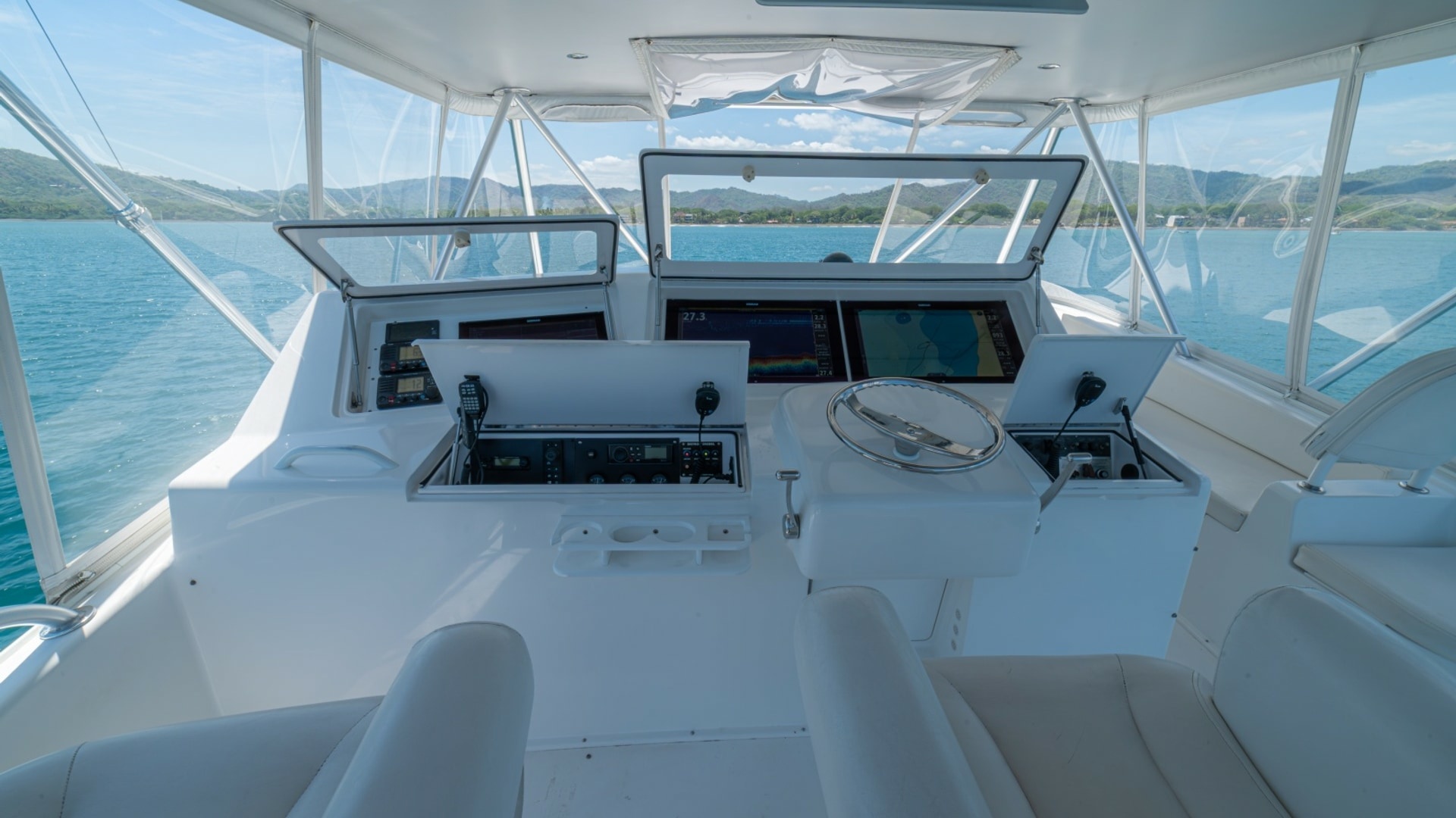 Flybridge Helm with Electronics Suite