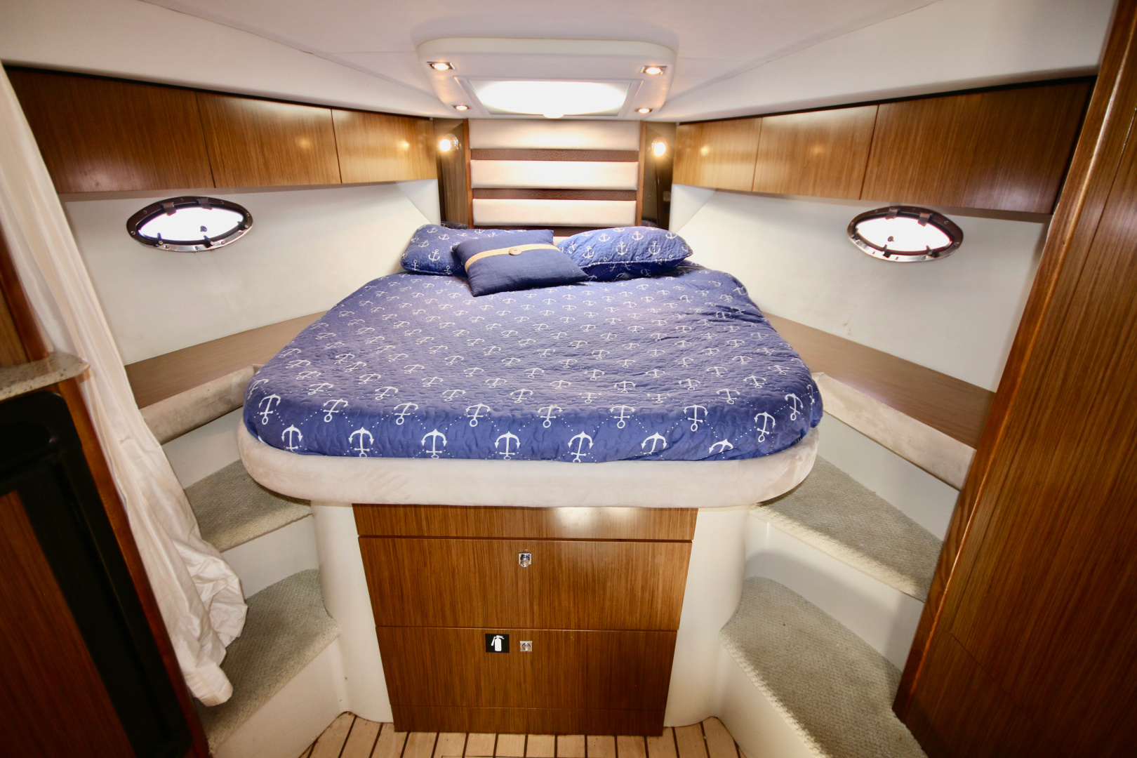 2013 Cruisers Yachts 380