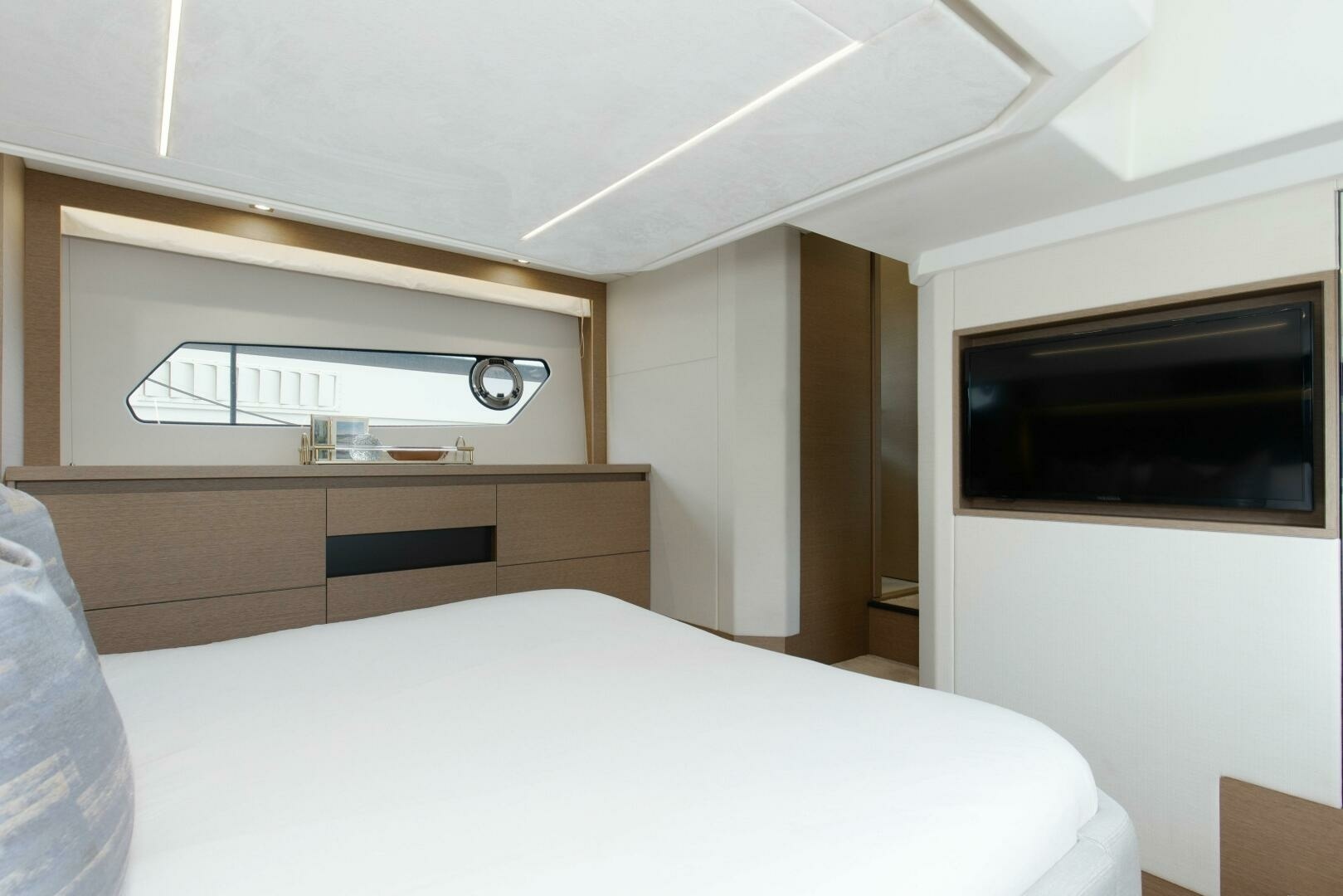 Pass N Bye 46ft Prestige Yacht For Sale