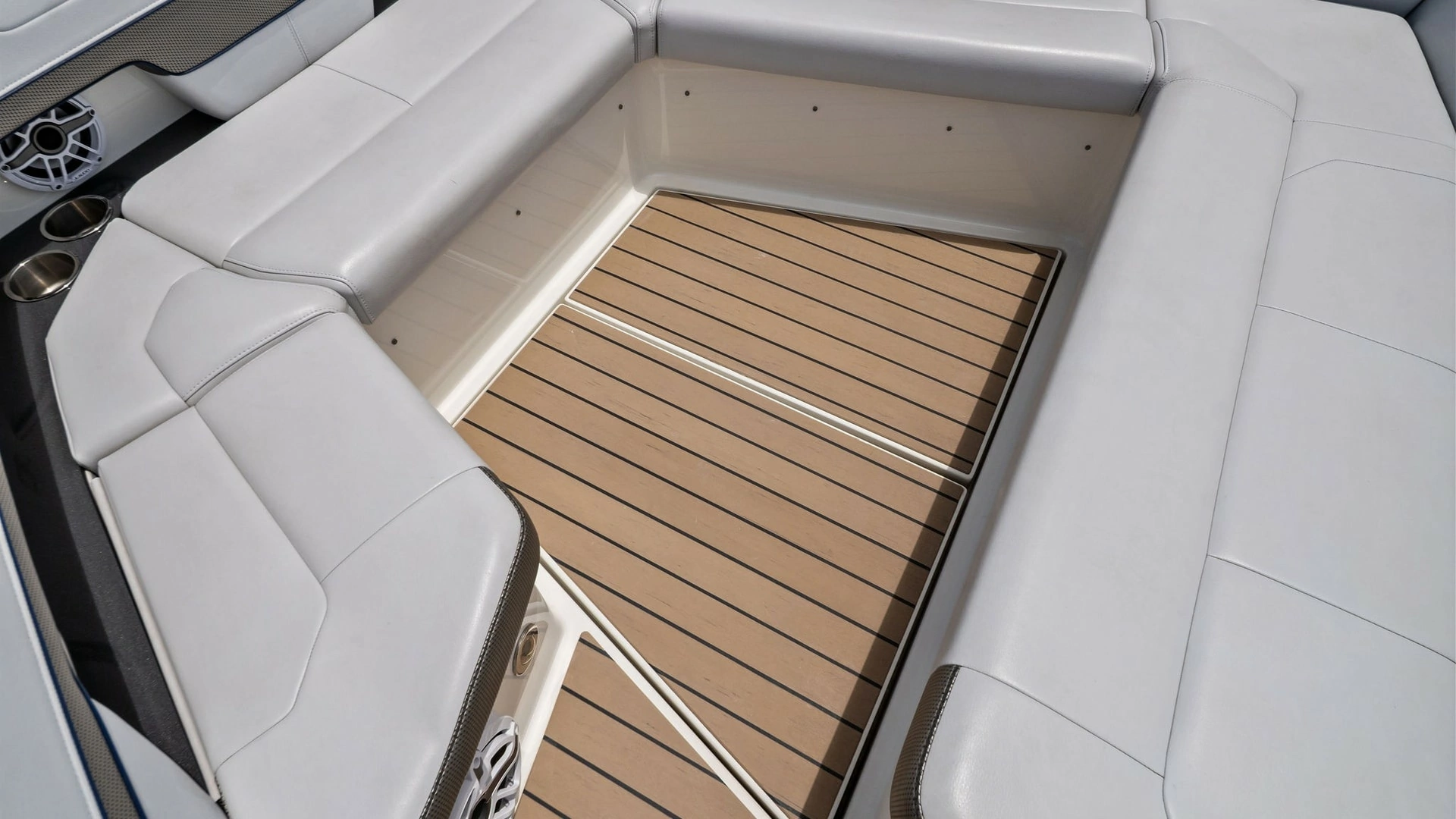 Formula 430 Super Sport Crossover Yacht For Sale