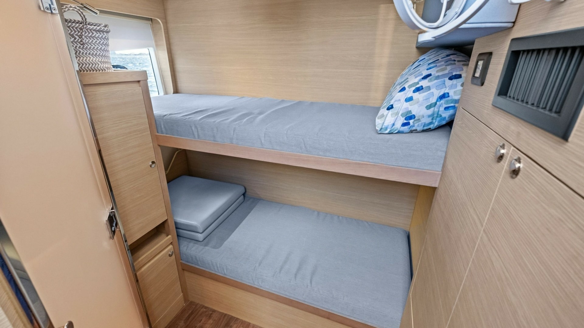 Aquila 54 Yacht — Remarkable I - Photo 59
