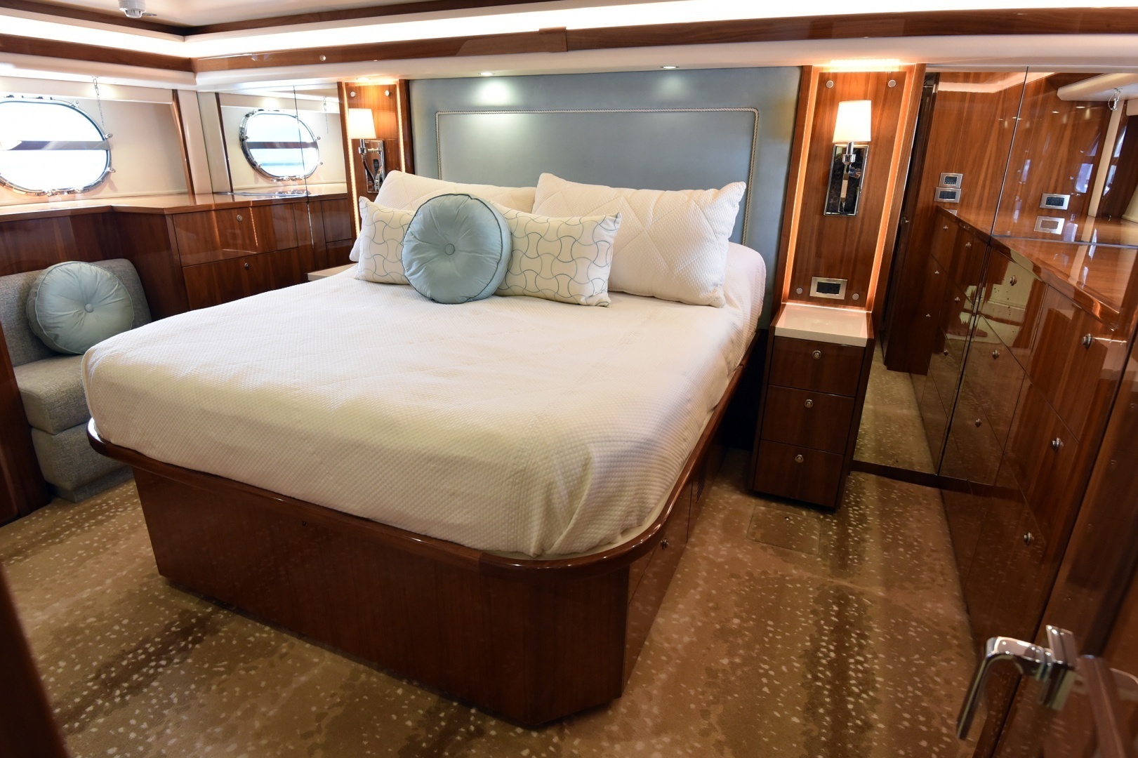 PARTY OF FIVE 80ft Viking Yacht For Sale PARTY OF FIVE 80ft Viking Yacht For Sale