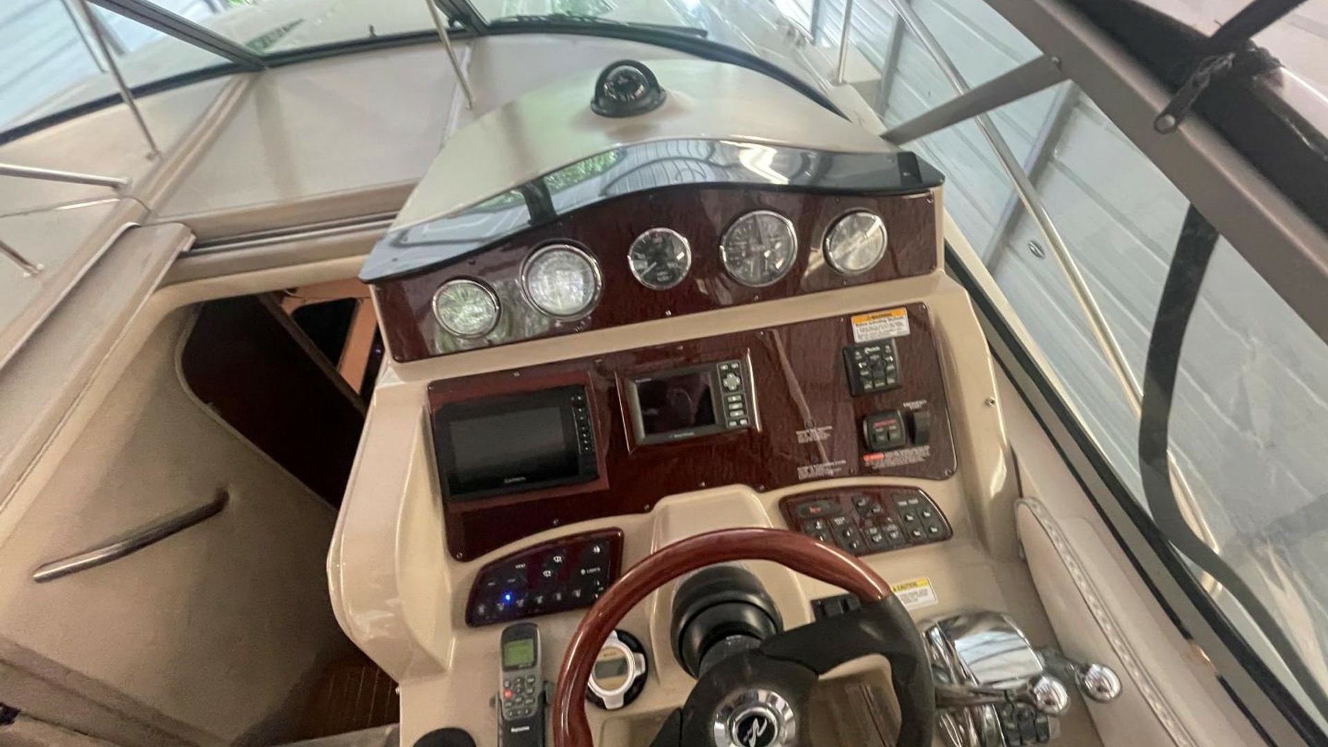 Andrews Place 33ft Sea Ray Yacht For Sale