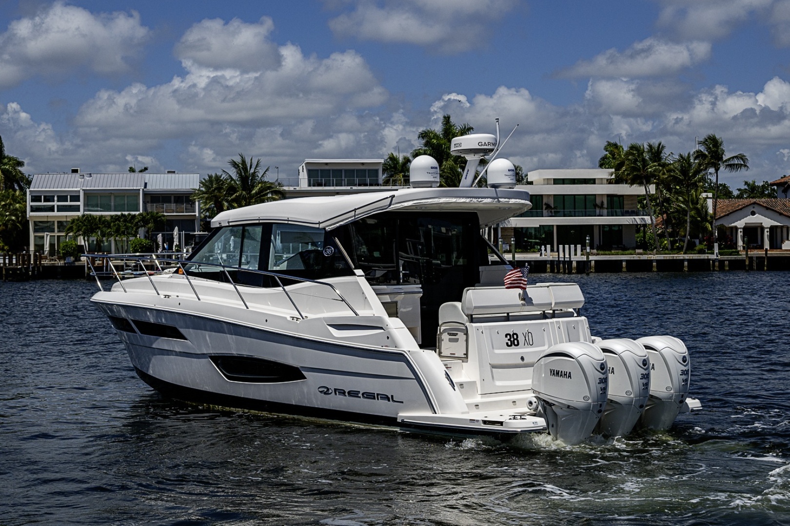 2025 Regal 38 XO — photograph 4