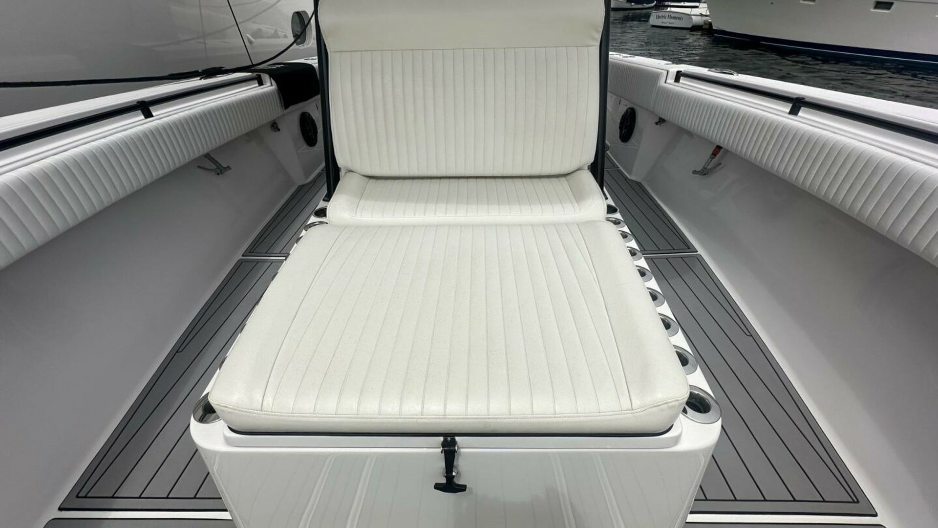 CHIRON39 39ft SeaHunter Yacht For Sale CHIRON39 39ft SeaHunter Yacht For Sale