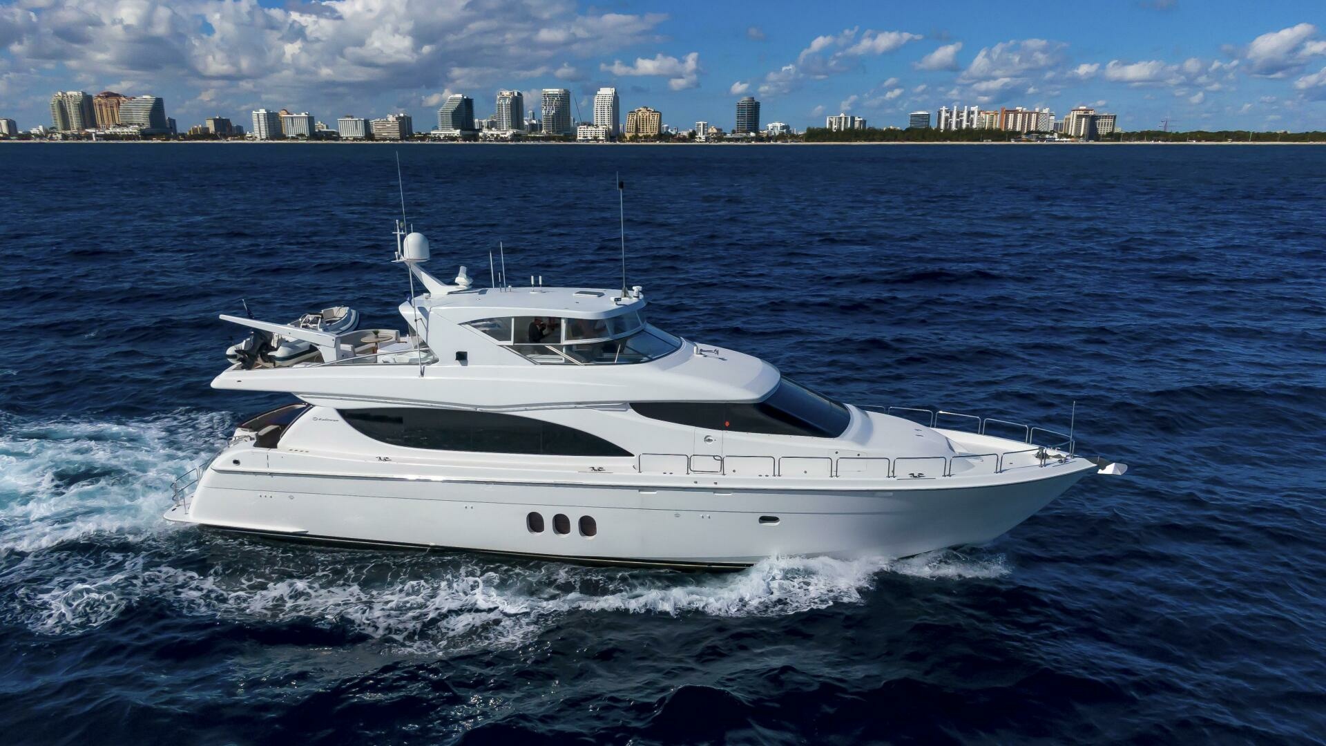 2007 Hatteras 80 — photograph 2