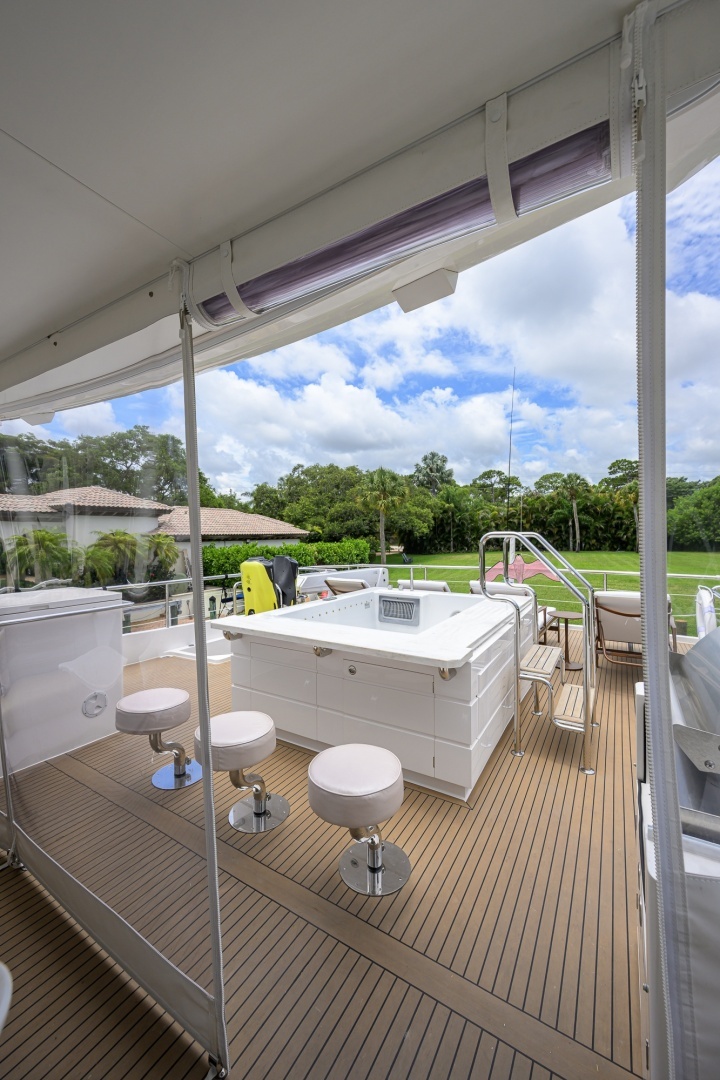 Midnight Moon 85ft Horizon Yacht For Sale