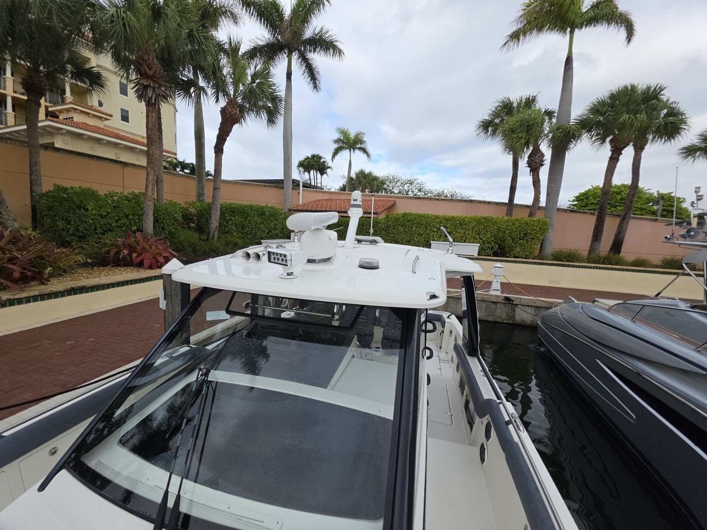 BFT 42ft Boston Whaler Yacht For Sale