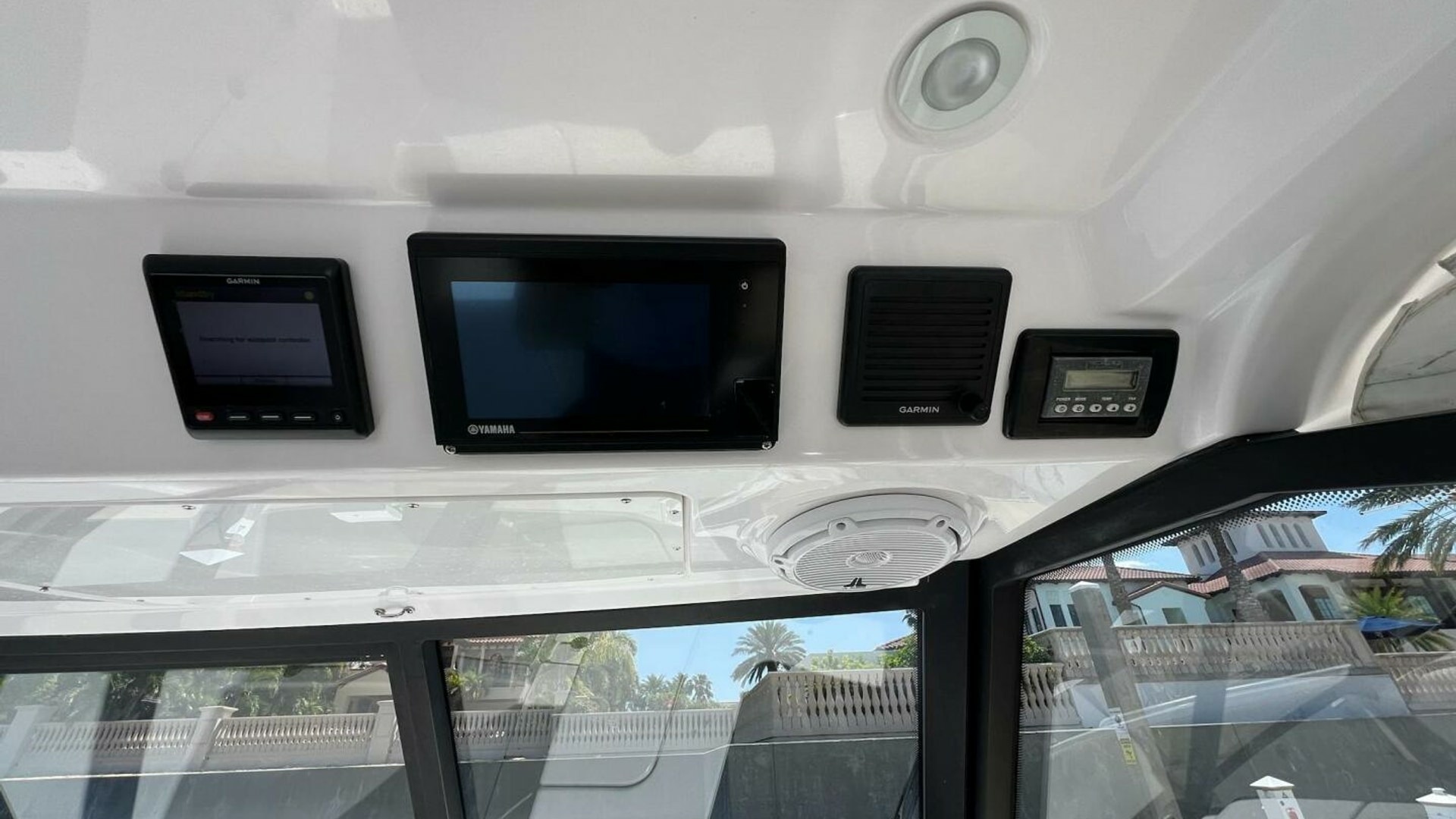 Solamore 34ft Everglades Yacht For Sale
