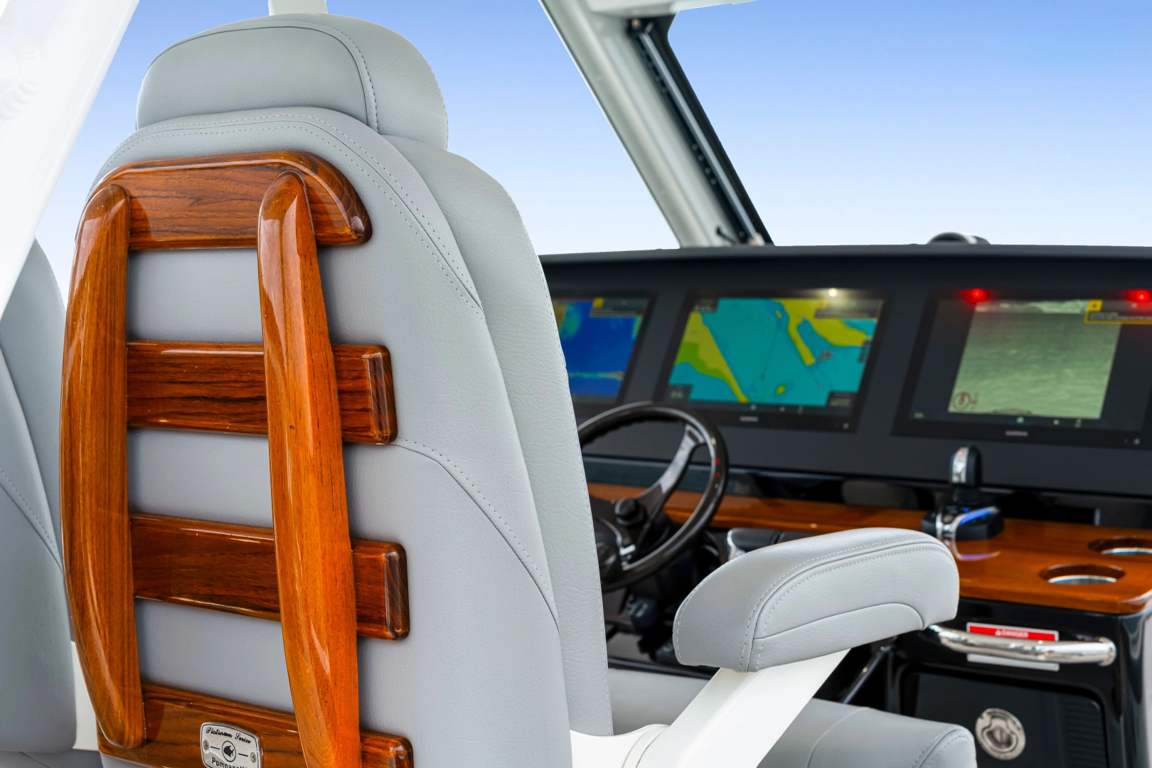Everglades 395 CC Yacht For Sale