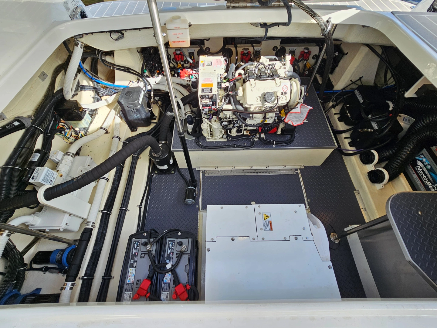 Formula 350 Crossover Bowrider Yacht For Sale