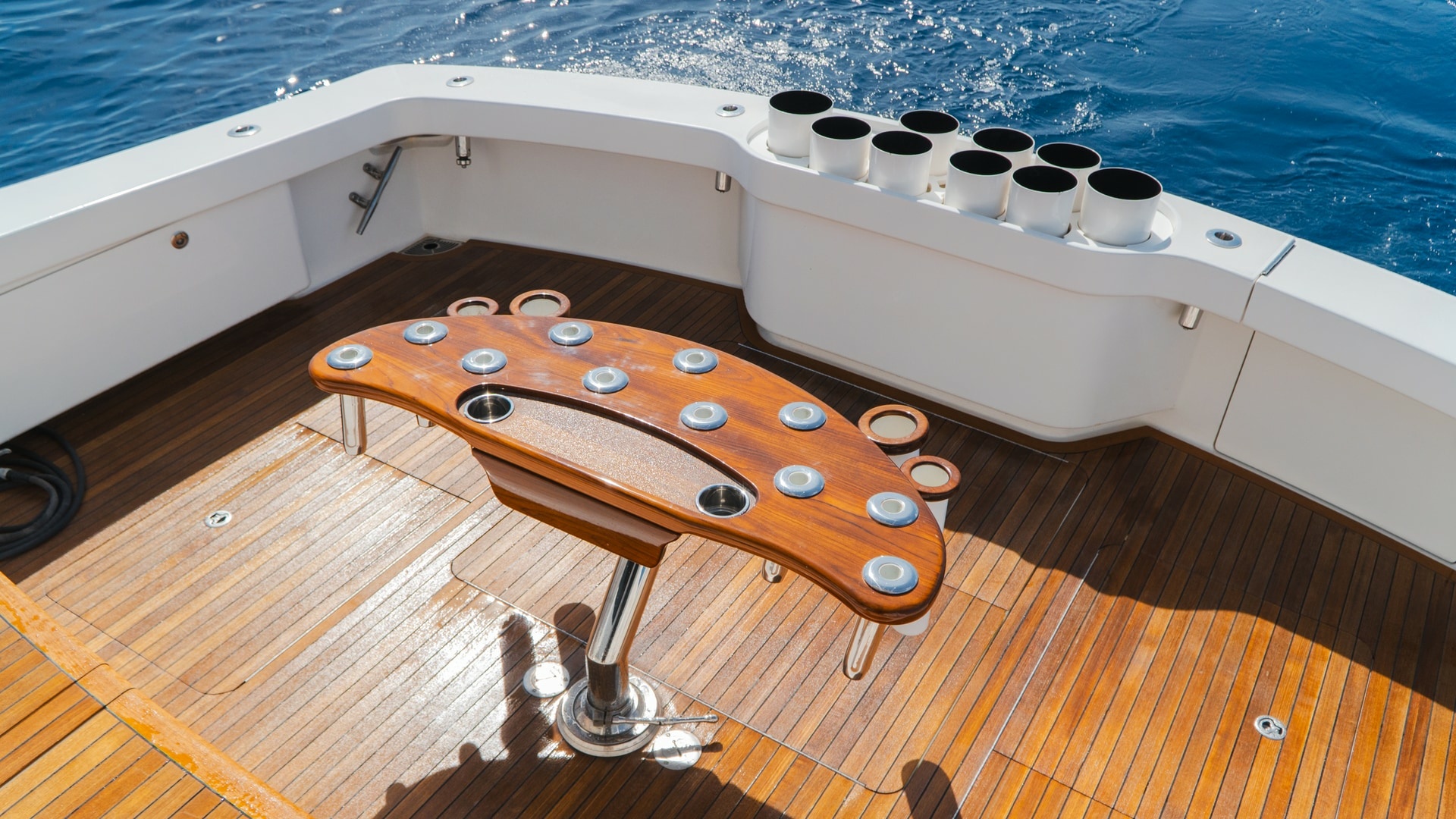 Spacious Cockpit with Fighting Chair