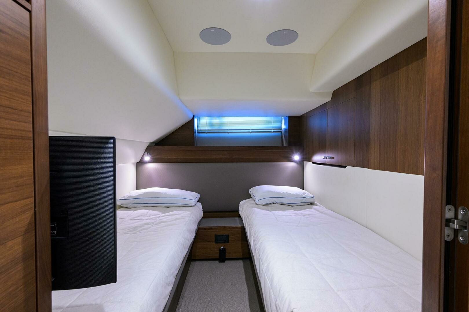 Princess Y78 - Janie II - Stateroom