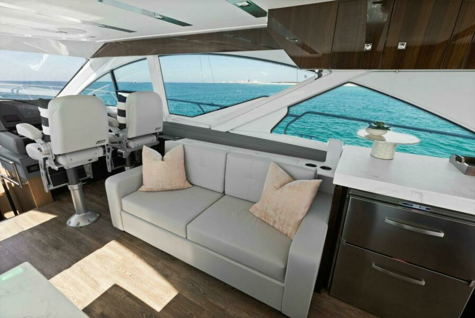 Miss Tracy Lane 60ft Cruisers Yachts Yacht For Sale Miss Tracy Lane 60ft Cruisers Yachts Yacht For Sale