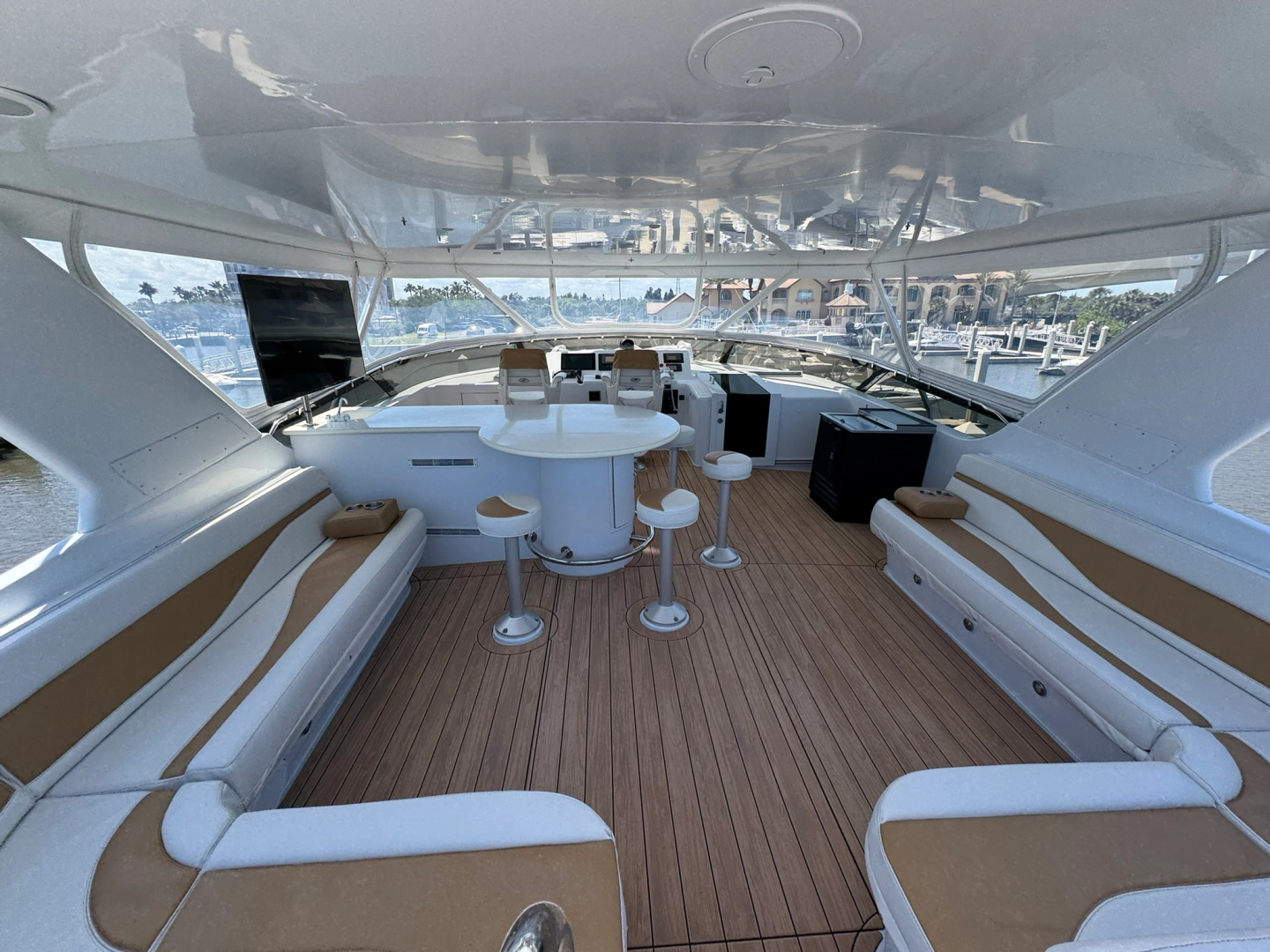 PERFECT LA DEE 75ft Hatteras Yacht For Sale