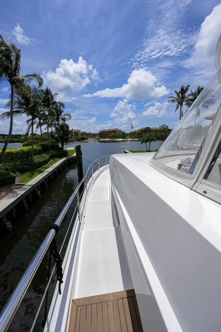 Midnight Moon 85ft Horizon Yacht For Sale