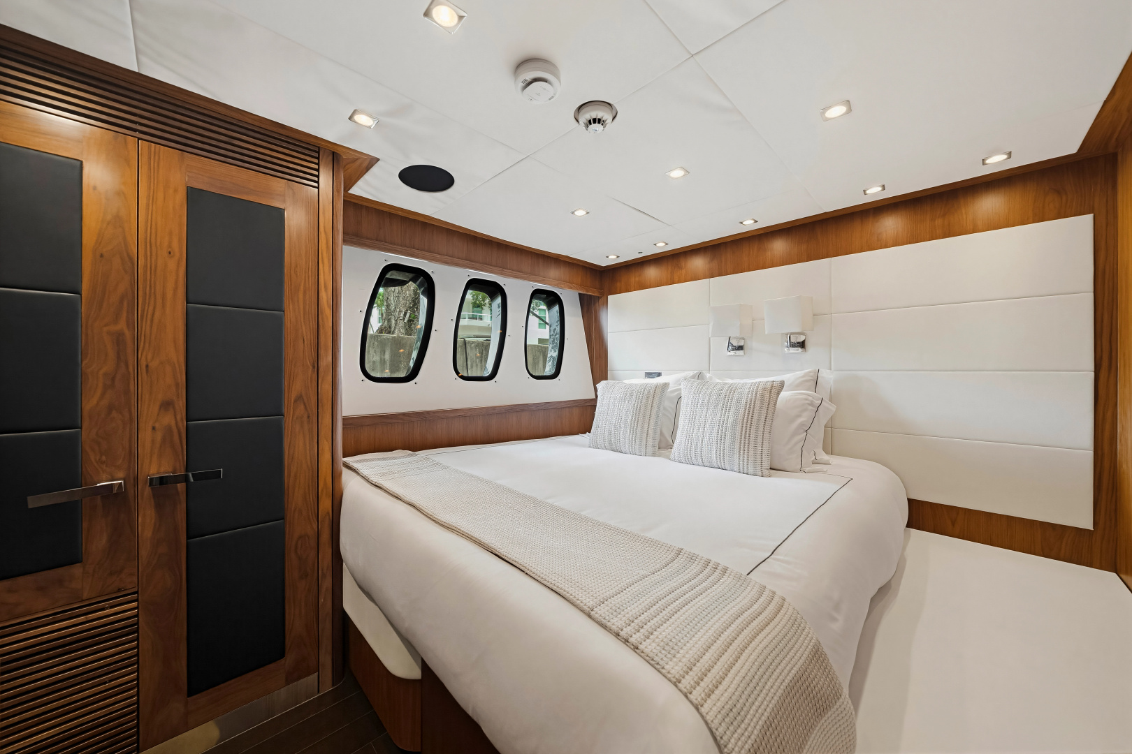 Deep Sea 112ft Sunseeker Yacht For Sale