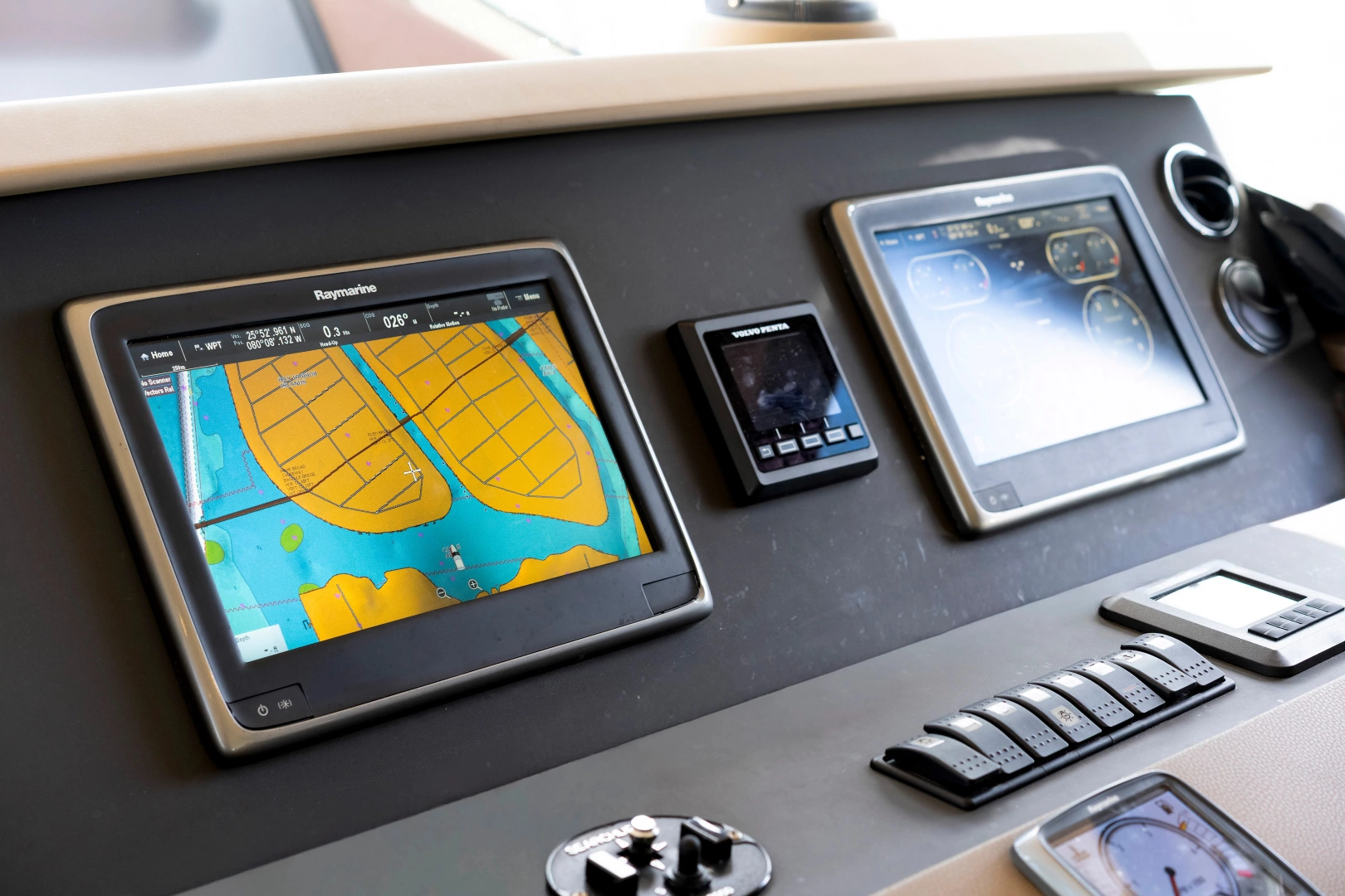 Azimut 50 Fly Yacht For Sale