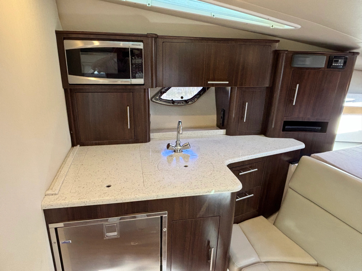 35ft Regal Yacht For Sale