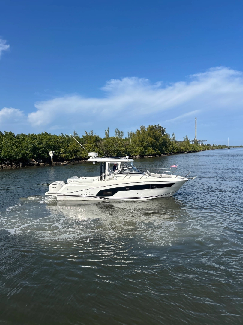 2024 Jeanneau 10.5 Walkaround