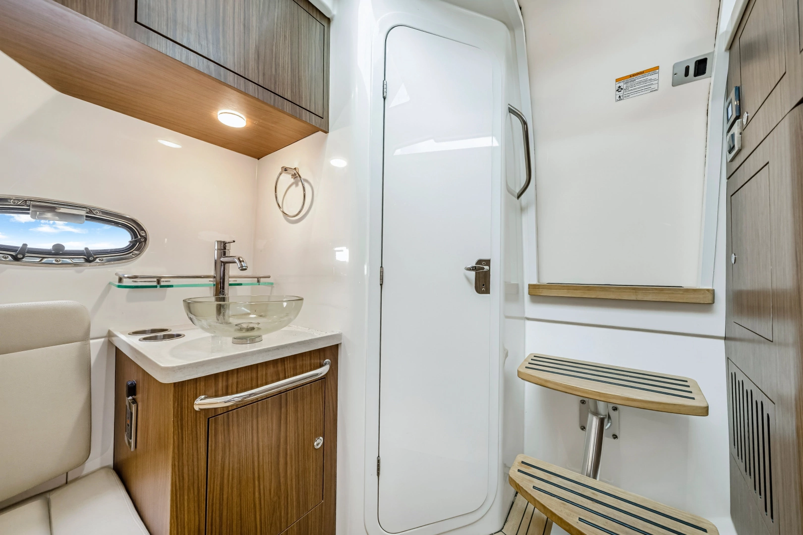 Boston Whaler 380 Outrage Yacht For Sale