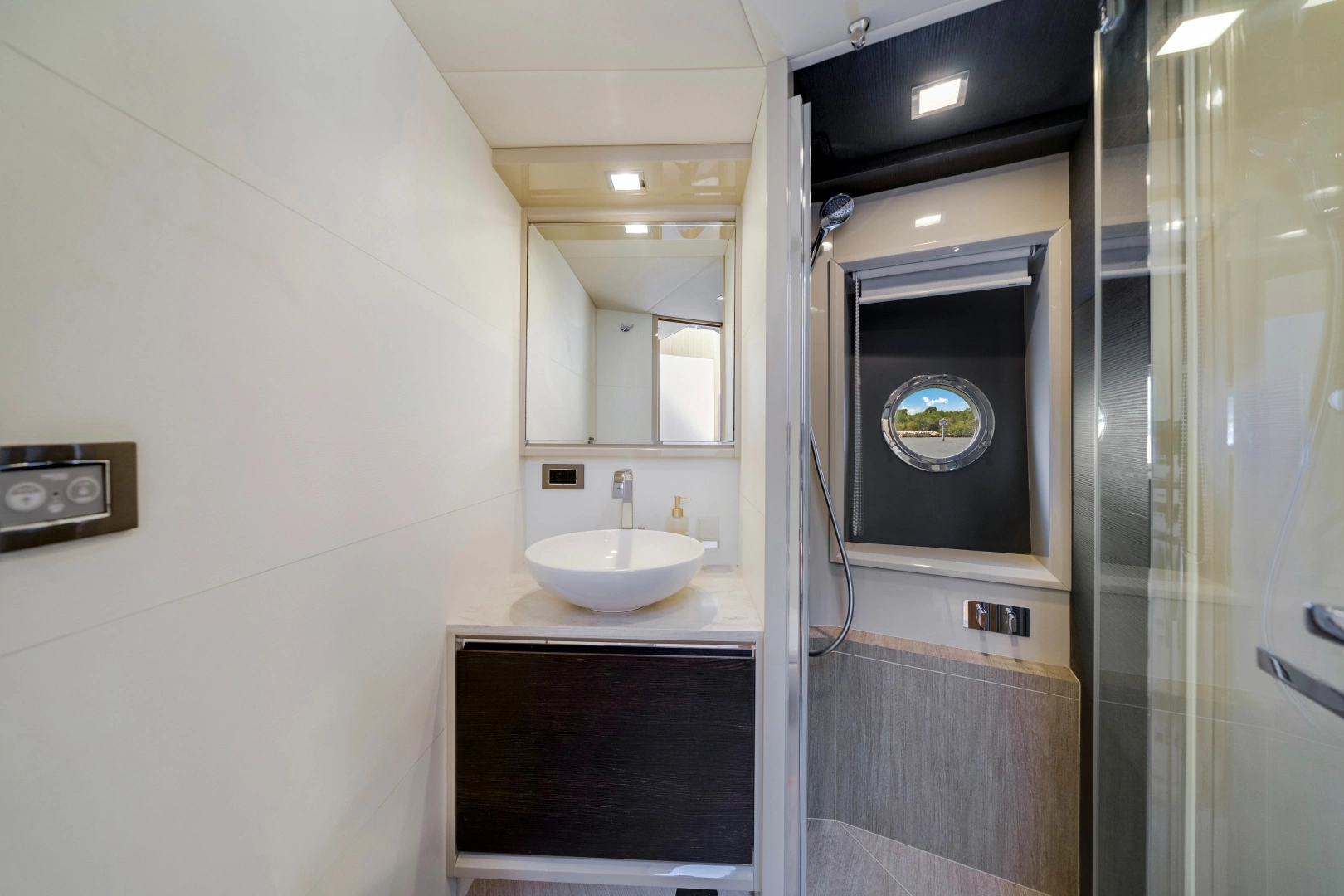Absolute 60 Fly Yacht For Sale