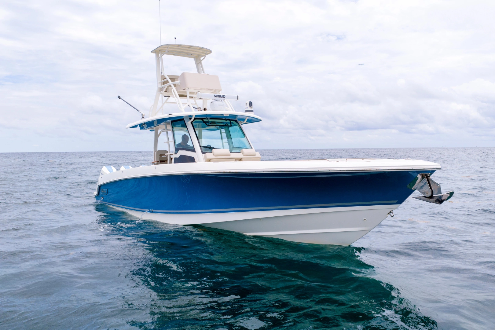 Boston Whaler 380 Outrage Yacht For Sale