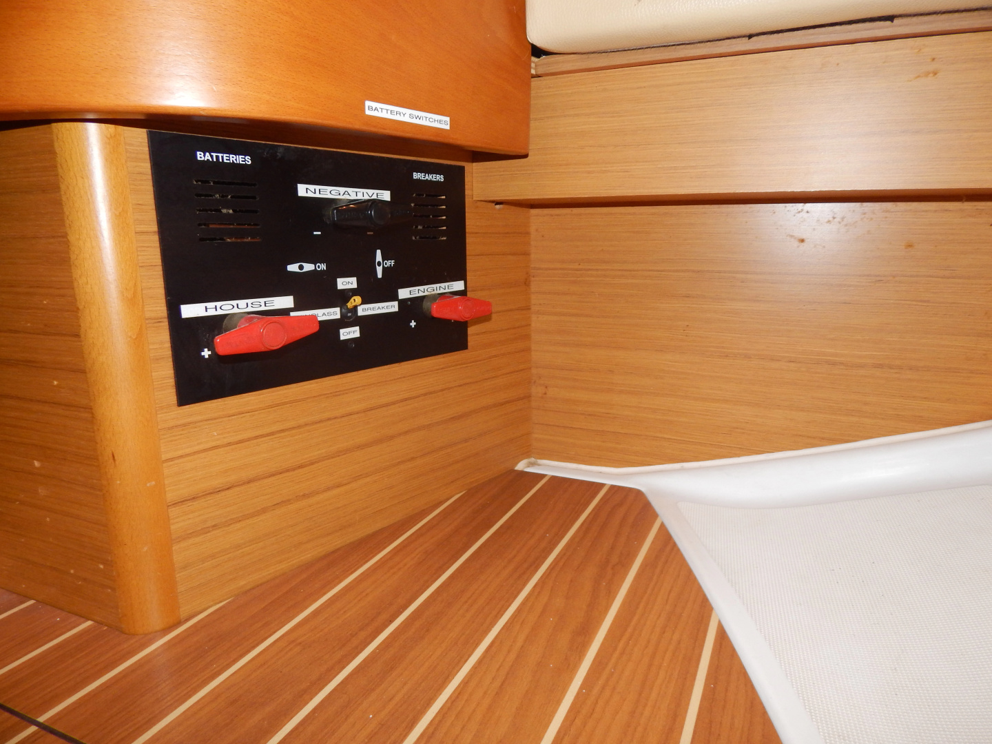 Respite 50ft Jeanneau Yacht For Sale