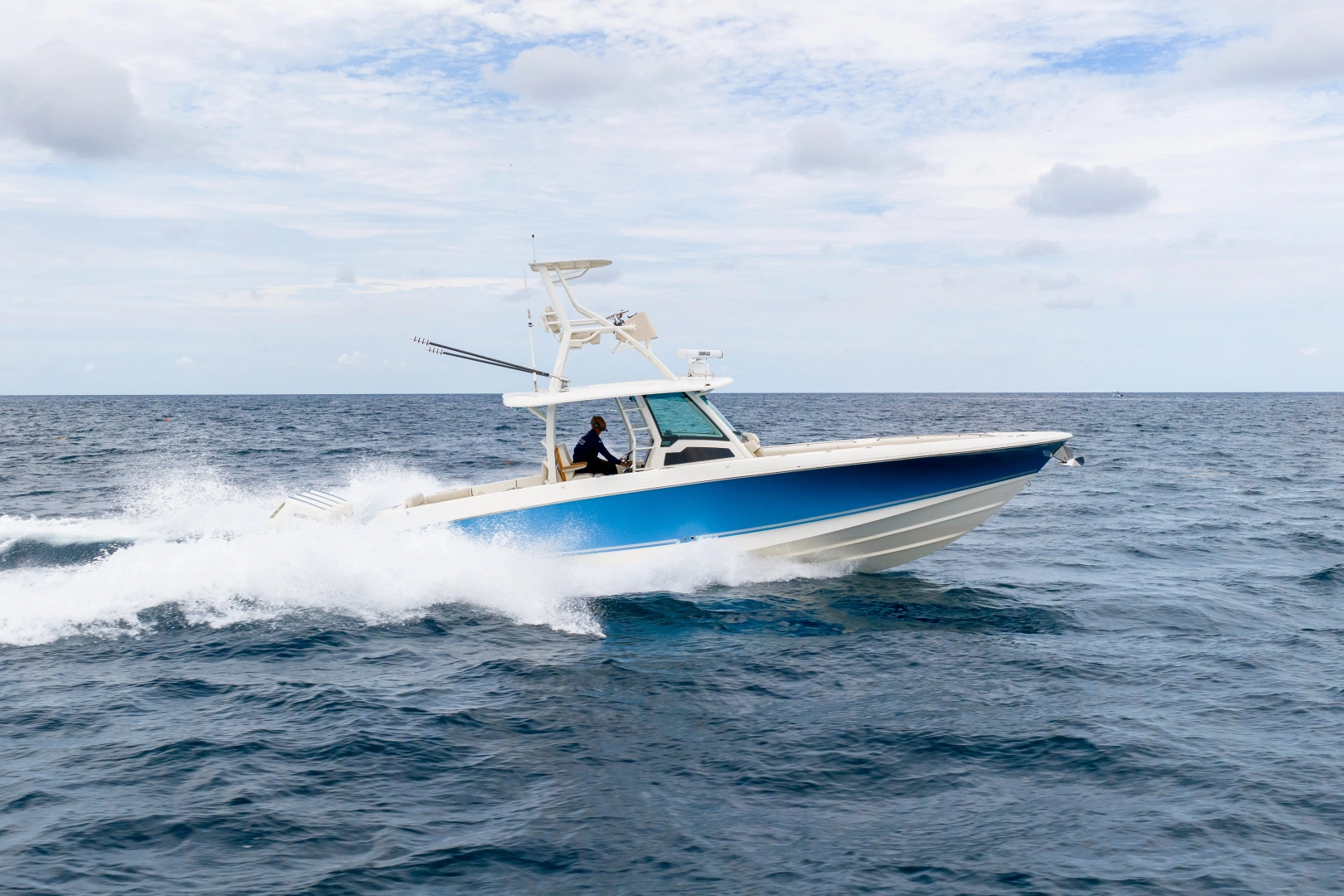 2025 Boston Whaler 380 Outrage
