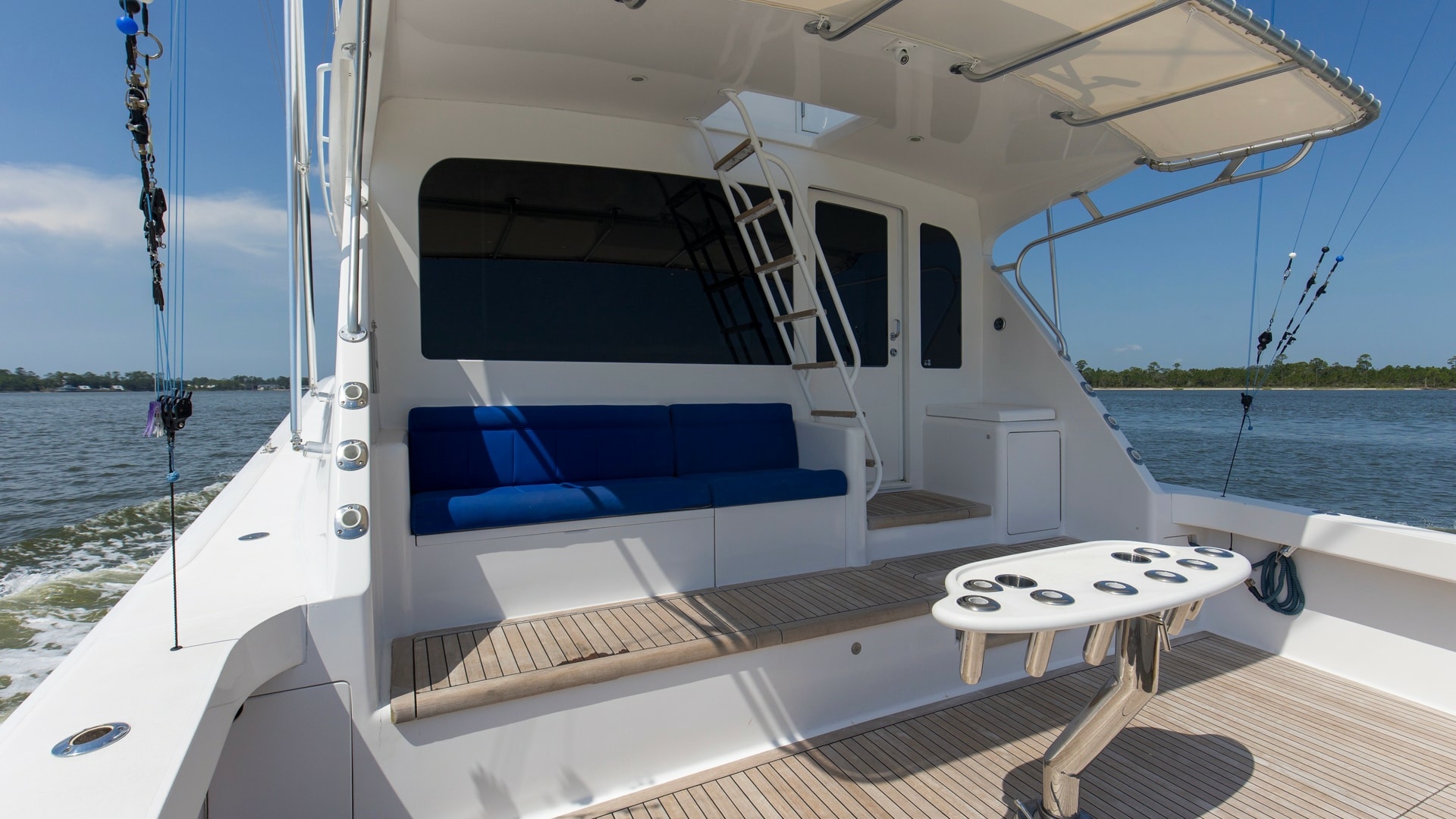 2005 61 Viking Enclosed Bridge Kelkat Rear Deck (11)