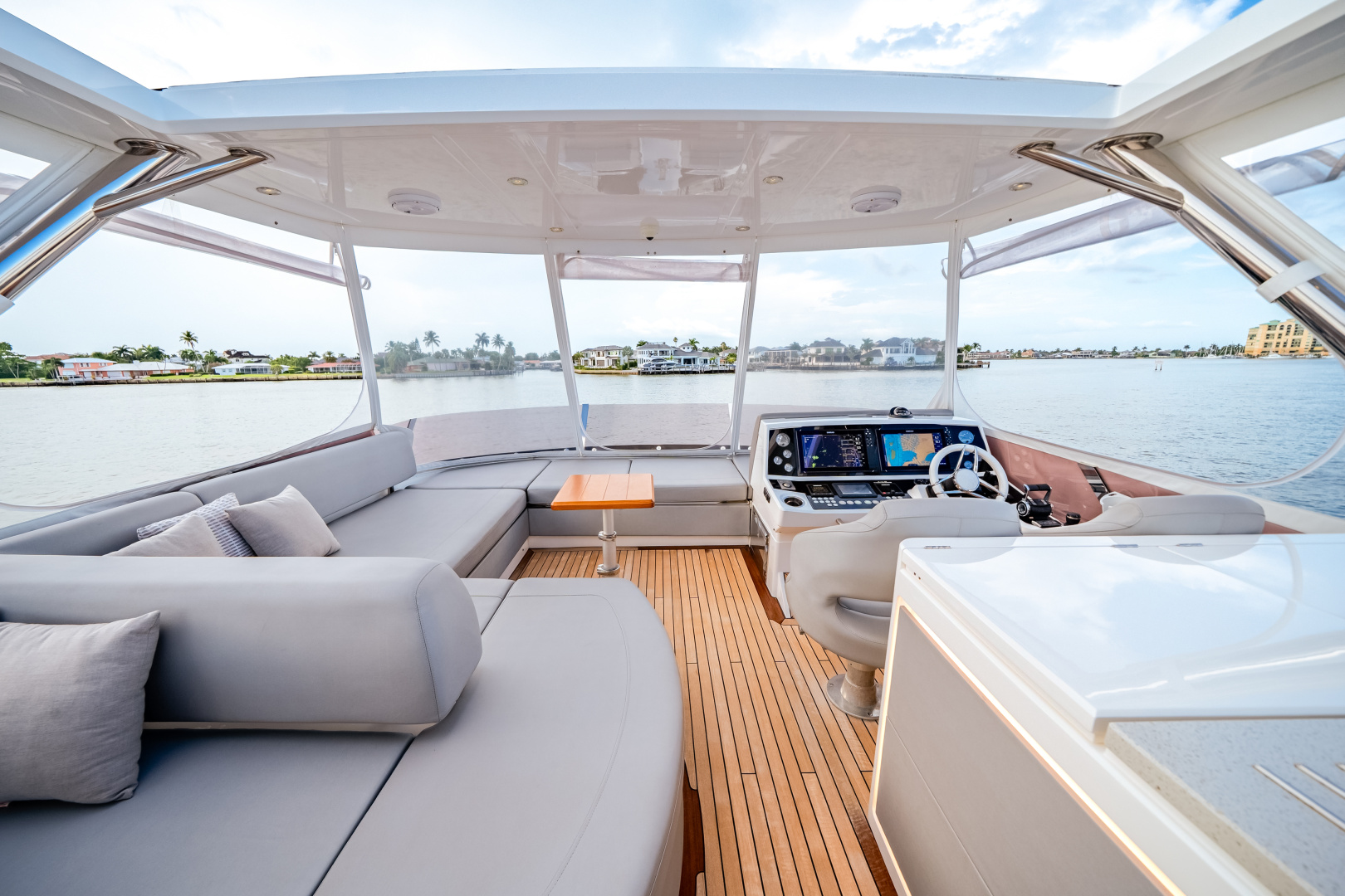 2019 Sunseeker 76 Flybridge