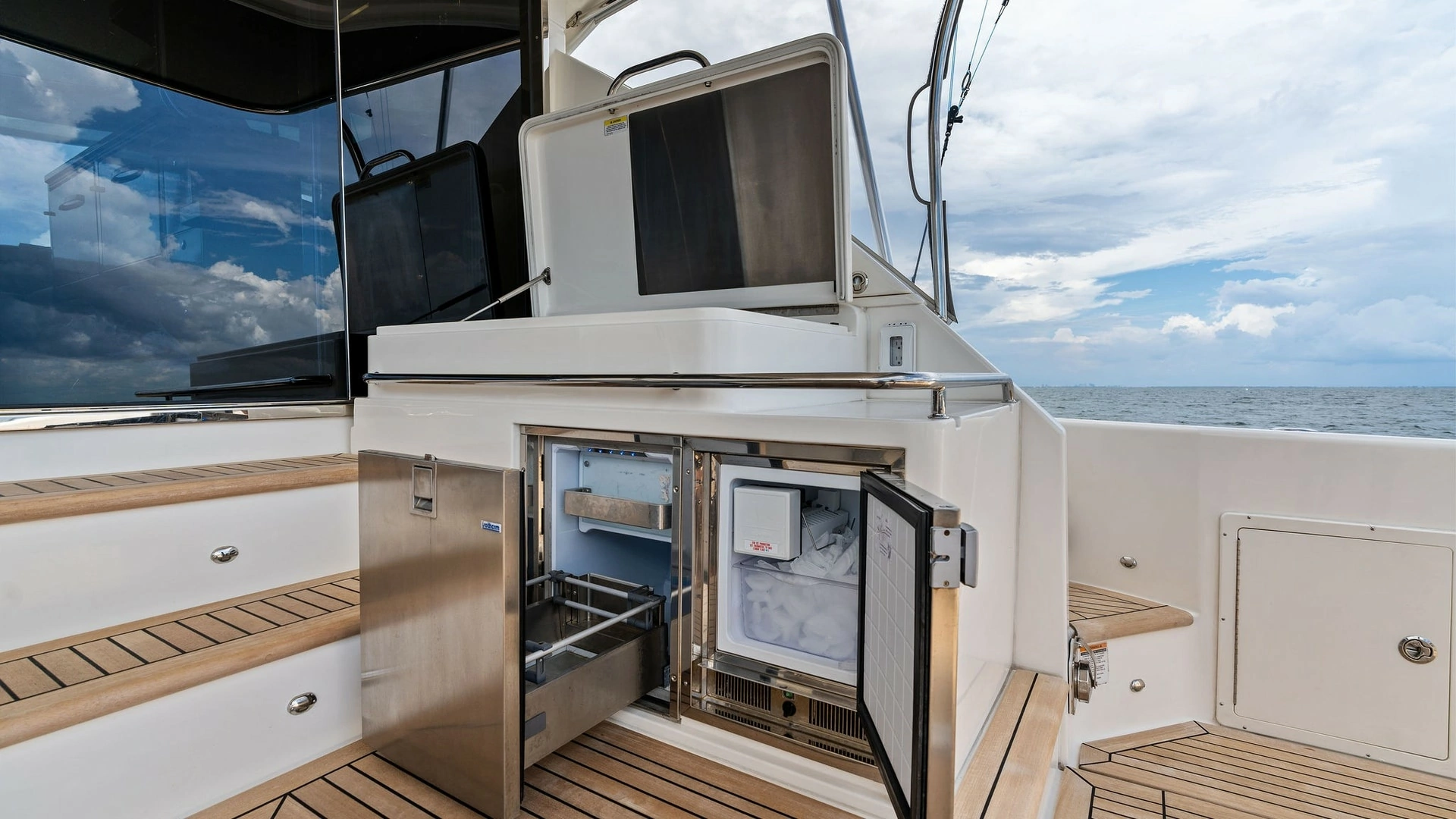 Riviera 57 Enclosed Bridge Yacht For Sale