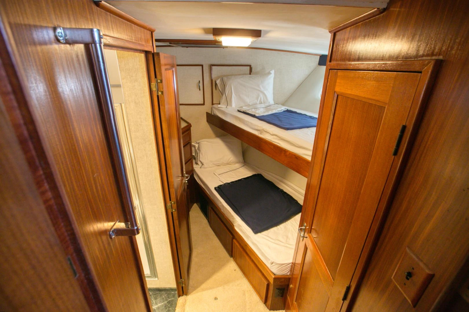 Hatteras 56 Motor Yacht Yacht For Sale
