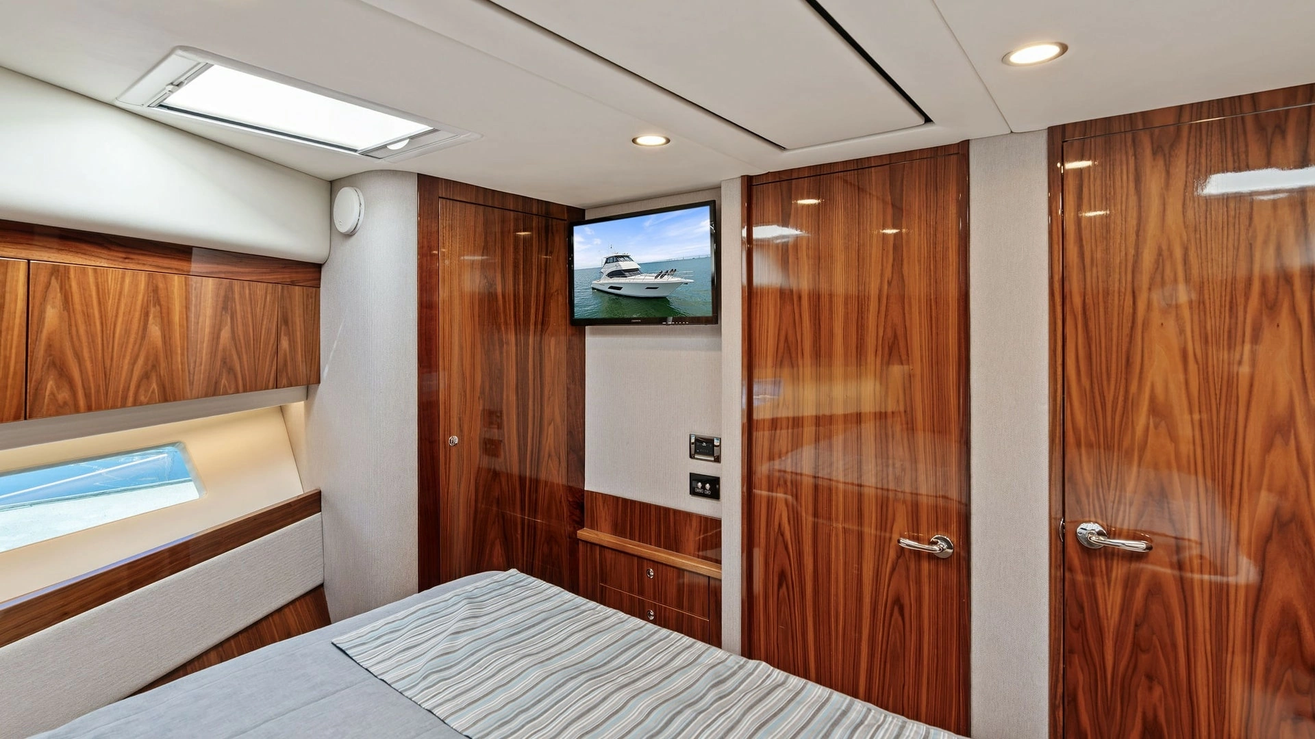 Riviera 57 Enclosed Bridge Yacht For Sale