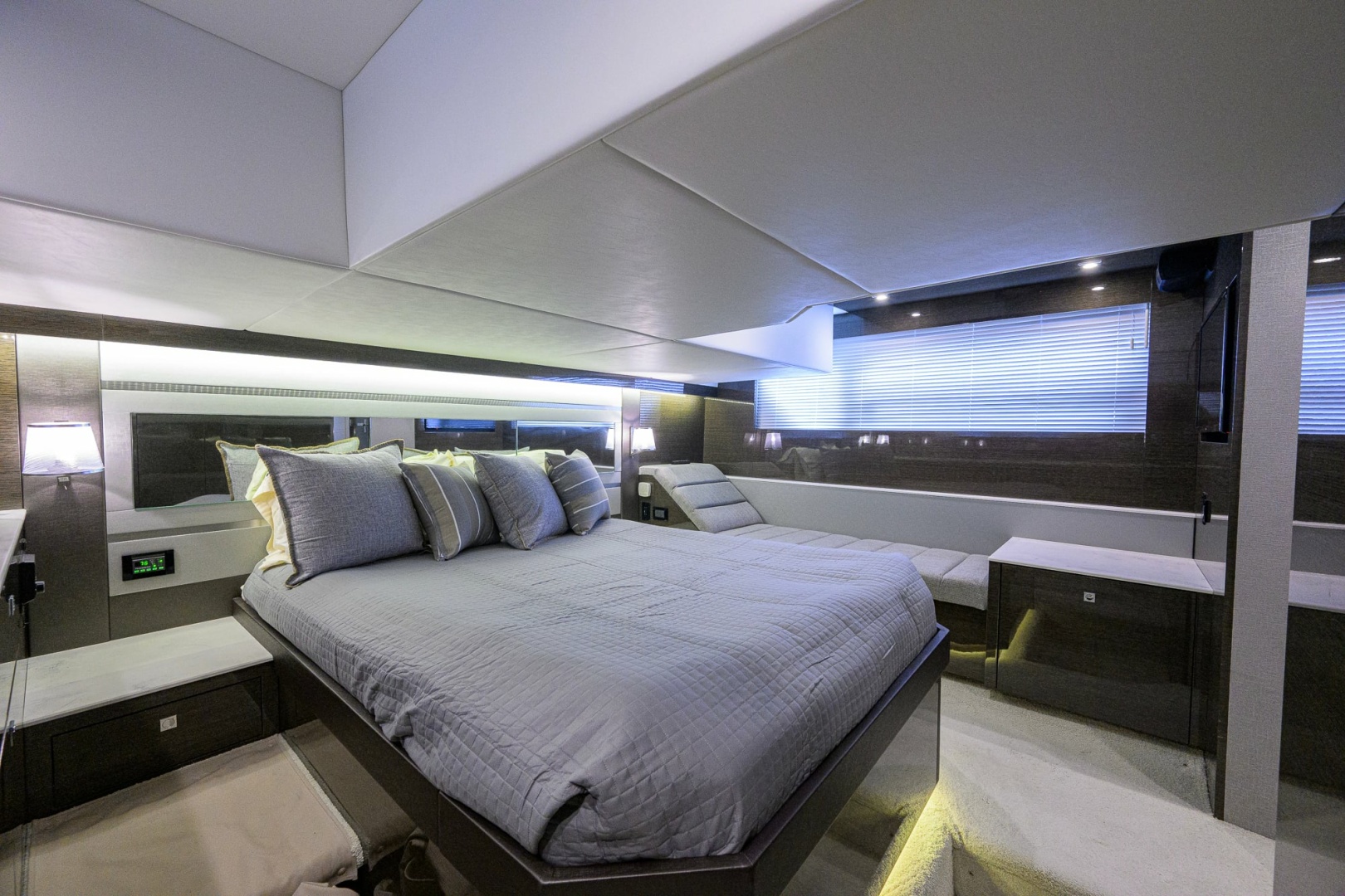 4th Quarter 46ft Cruisers Yacht For Sale