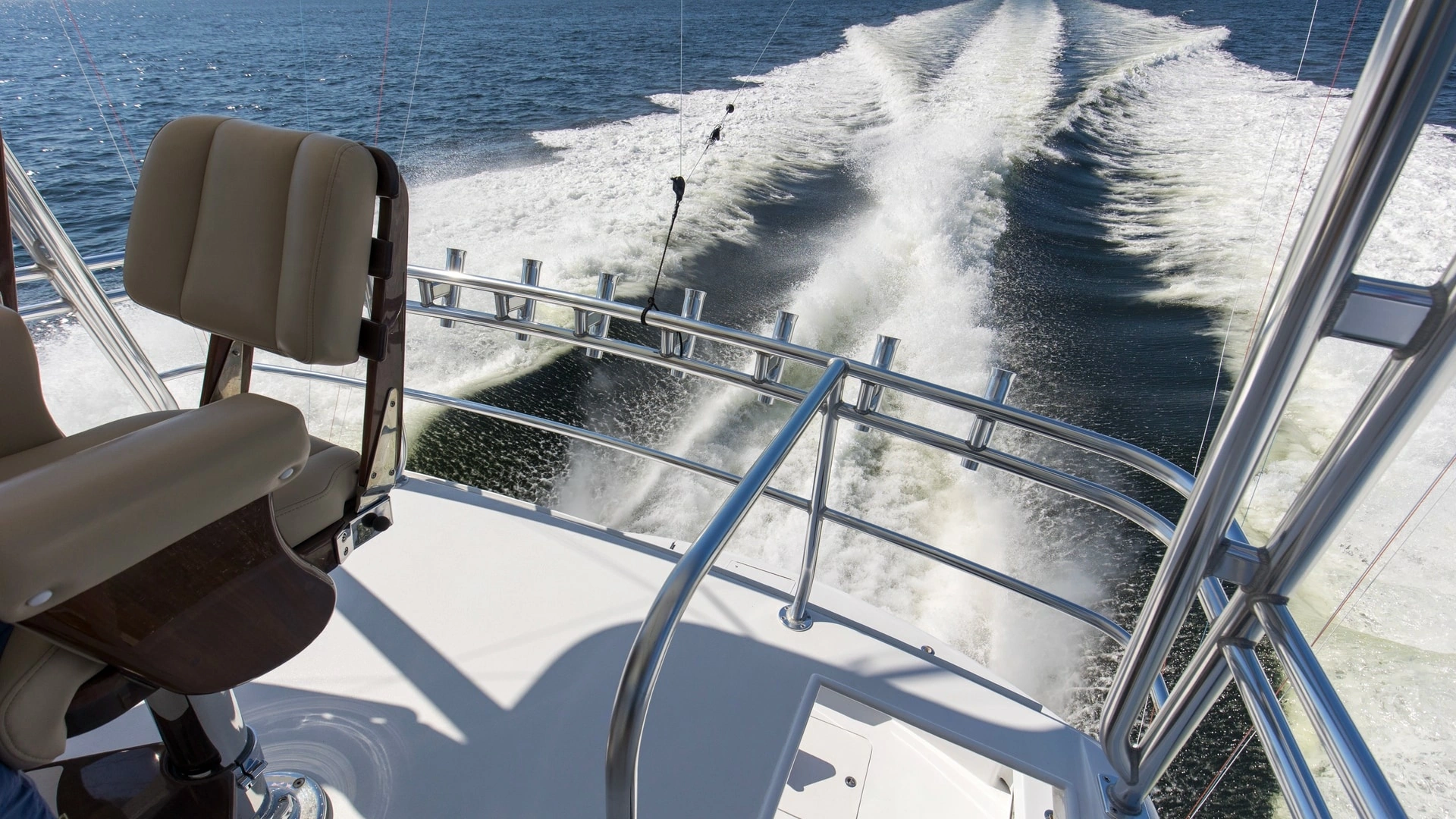 Hatteras 54 Convertible Yacht For Sale