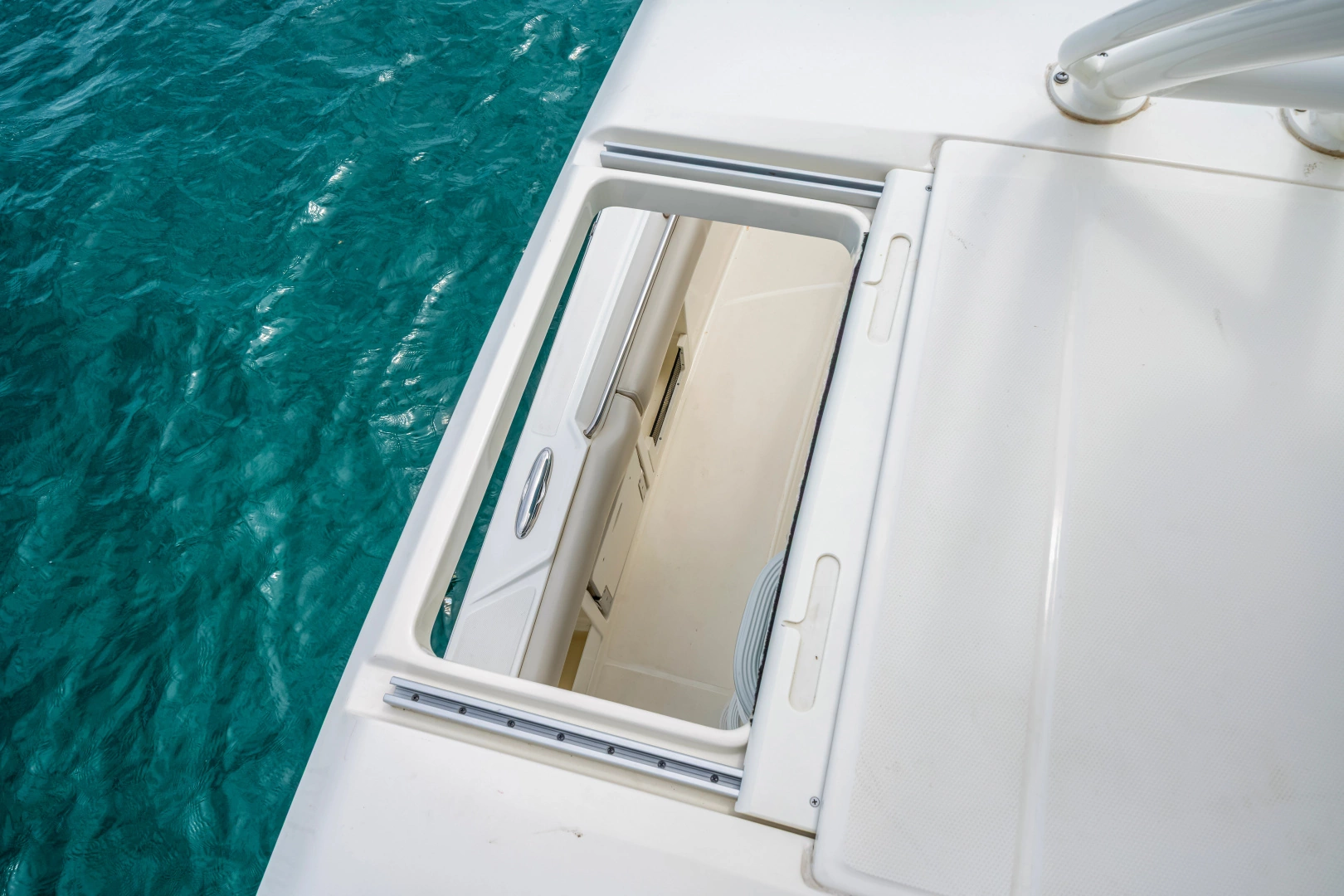 Boston Whaler 380 Outrage Yacht For Sale