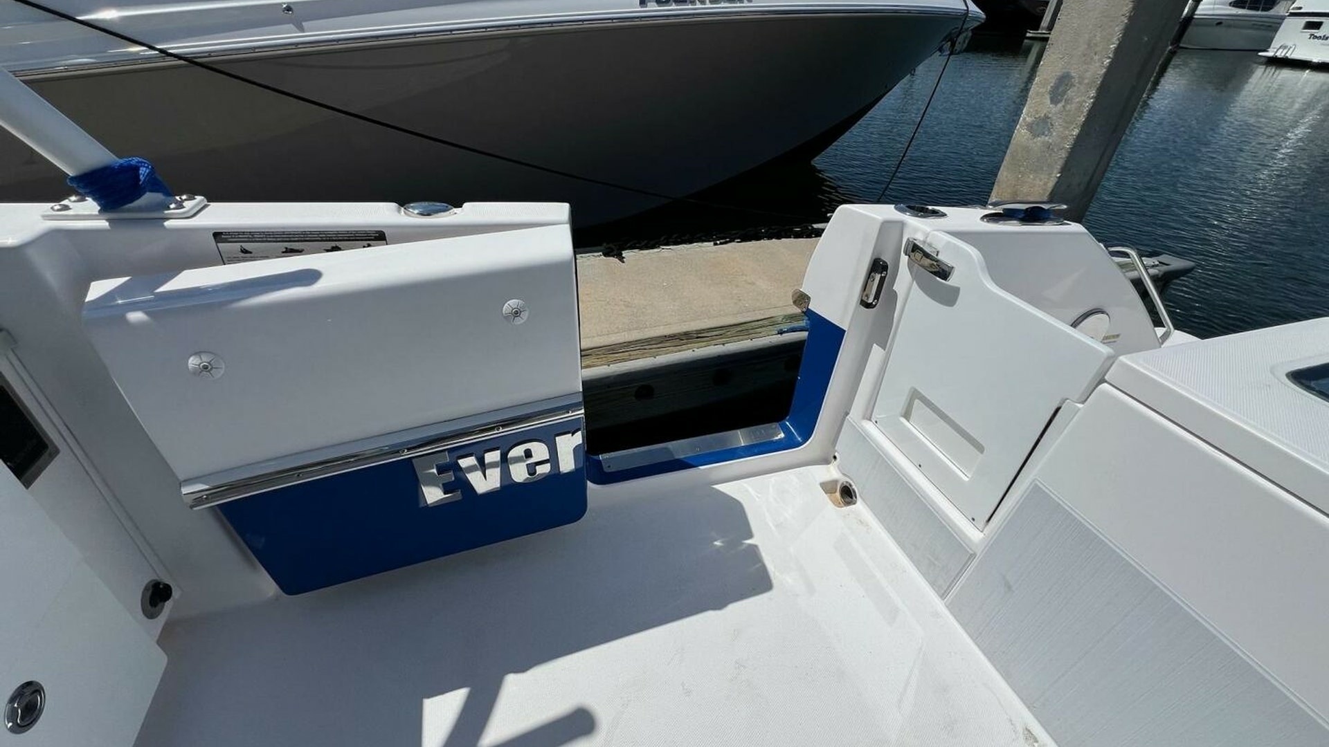 Solamore 34ft Everglades Yacht For Sale