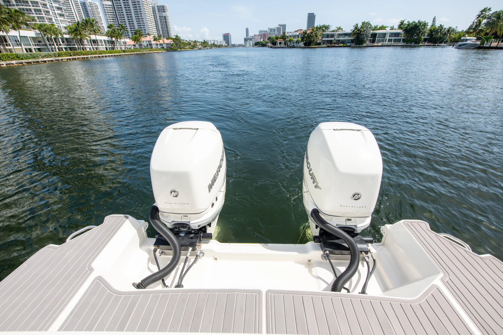 32ft Sea Ray Yacht For Sale