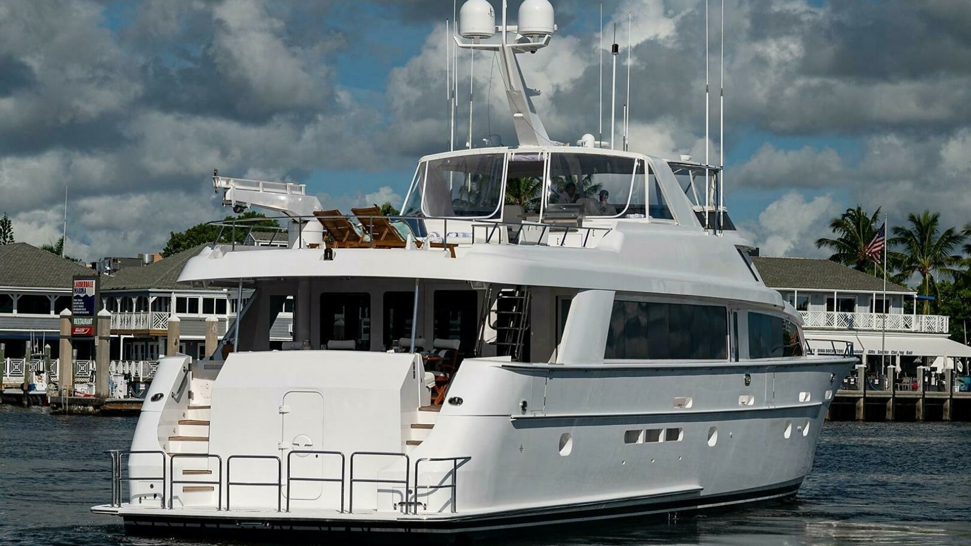 Magnum Ride 100ft Hatteras Yacht For Sale