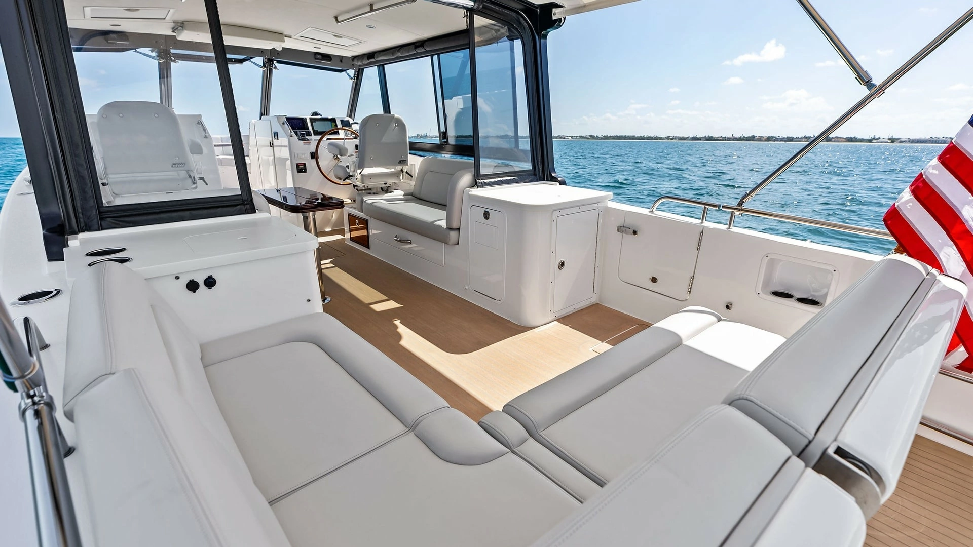 MJM M3 Yacht For Sale